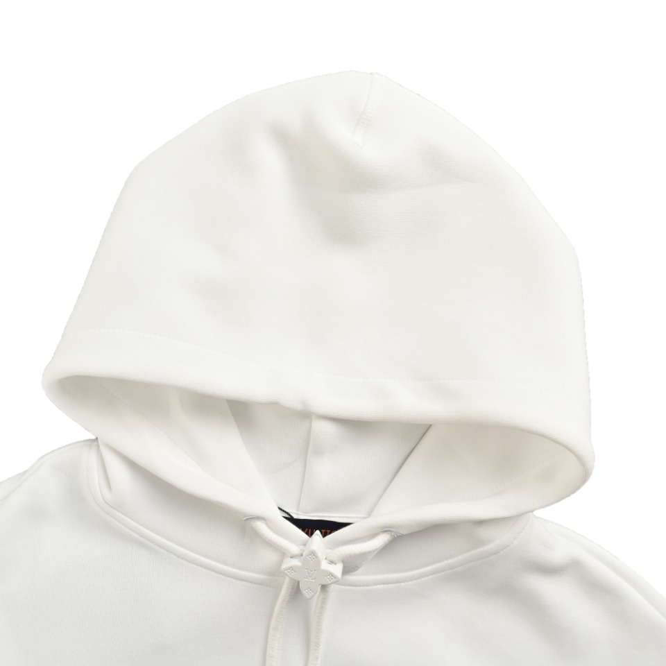 本地自取💰260 
LouisVuitton/路易威登五金花卉连帽卫衣  
男女同款全新美学灵感趣味设计,渠道性质精品。让整体造型设计更加优雅时尚，今夏最火系列，无数明星潮人追捧。裁剪工艺细节处理工整为玩味时尚增添色彩!工整细致，合身的版型构造更是独具匠心，上身不仅有着出彩的辨识度更是减龄青春。一款穿着意义还有穿搭性能都很极致的款式，绚丽的色系调配，此款的工艺必然也是极致非凡，上身的舒适度绝对足够的强大，也是奢品本质的一种彰显！柔软轻薄，触感更是极端撩人，透气性能十分之强大，尤为适合春夏季节的穿搭所需，妥妥的穿着享受，并且各处的细节以及织带的工艺都是尽善尽美，更显高级感！                
颜色：黑色、白色、绿色            
Size：S-XL