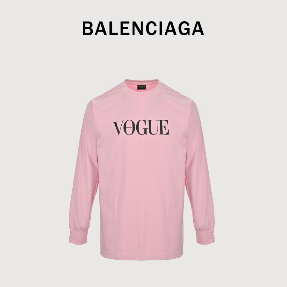 本地自取💰180
Balenciaga巴黎世家 x Vogue 联名 后背灯塔水洗破洞长袖T恤
购入原版对版操作今年新发售的可乐区别往年。领口,肩处,袖口,下摆均采用破洞工艺处理
300克精梳棉面料,洗水后达320克全棉螺纹 面料洗水,
正面采用丝网菲林印花,背面采用进口白墨康利机数码直喷,灯塔图无论色彩还是打雾效果都非常繁杂,
OS宽松落肩版型,男女百搭款
颜色:浅褐色,深灰色,军绿色,粉色
size: S-XL