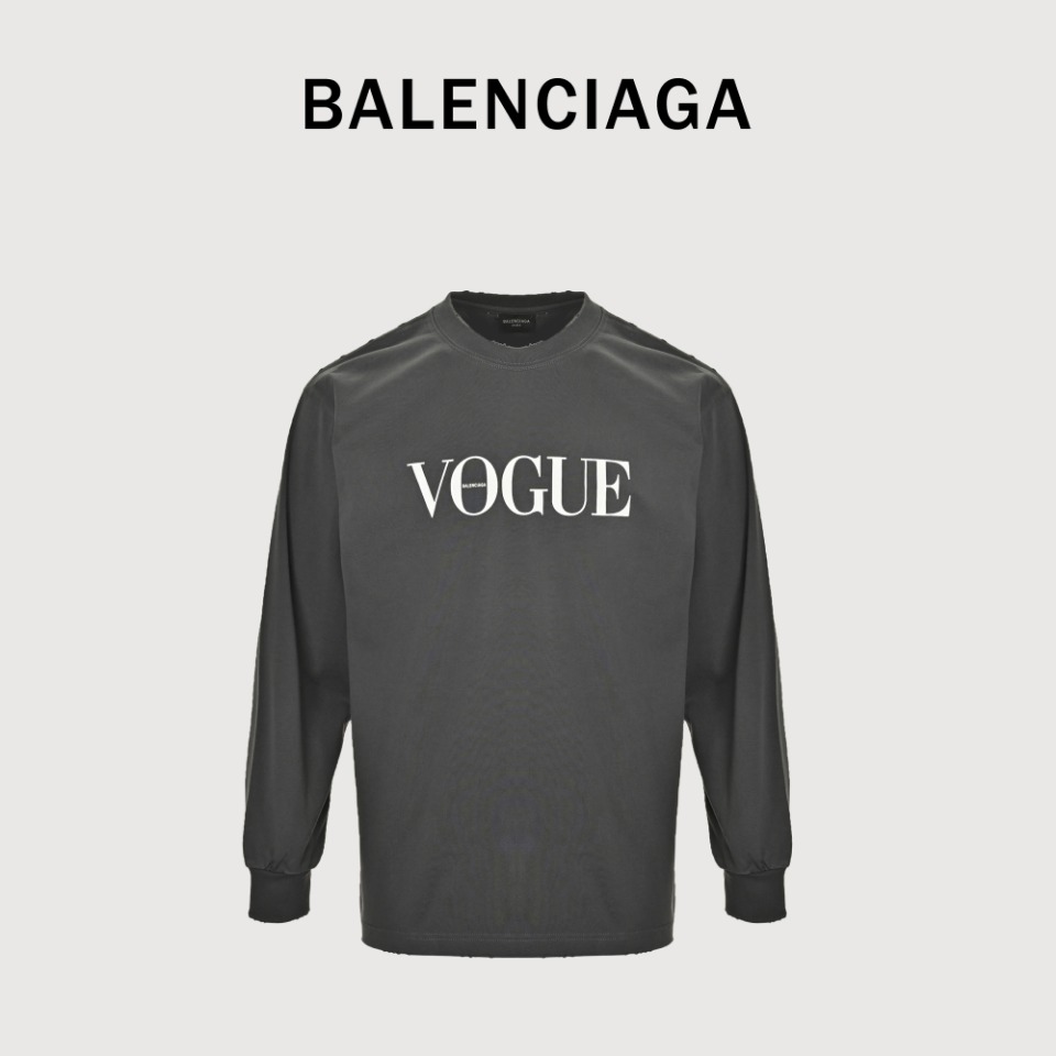 本地自取💰180 Balenciaga巴黎世家 x Vogue 联名 后背灯塔水洗破洞长袖T恤 购入原版对版操作今年新发售的可乐区别往年。领口,肩处,袖口,下摆均采用破洞工艺处理 300克精梳棉面料,洗水后达320克全棉螺纹 面料洗水, 正面采用丝网菲林印花,背面采用进口白墨康利机数码直喷,灯塔图无论色彩还是打雾效果都非常繁杂, OS宽松落肩版型,男女百搭款 颜色:浅褐色,深灰色,军绿色,粉色 size: S-XL