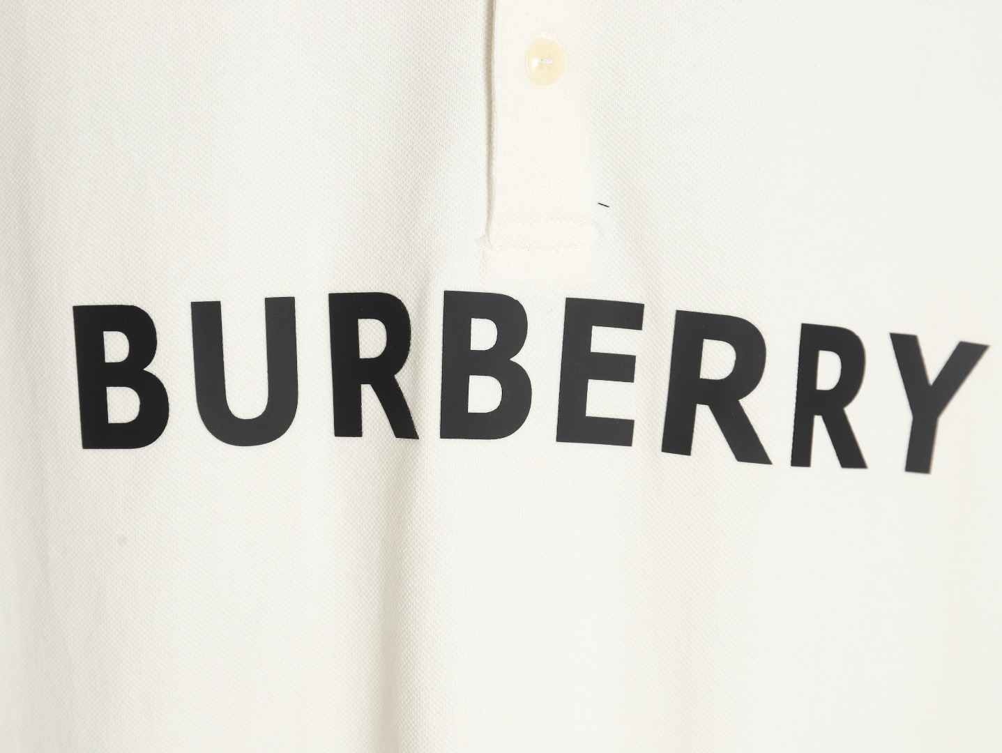 Burberry 巴宝莉胸前字母背后战马硅胶Polo短袖