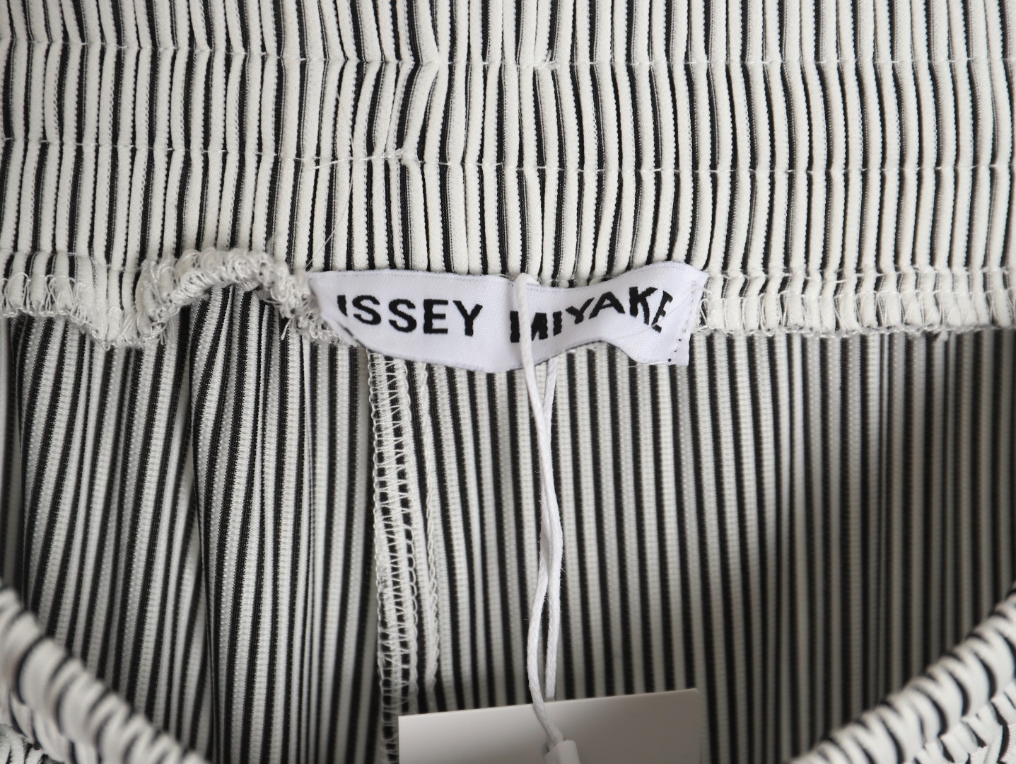 Issey miyake 三宅一生 极简主义 经典褶皱长裤