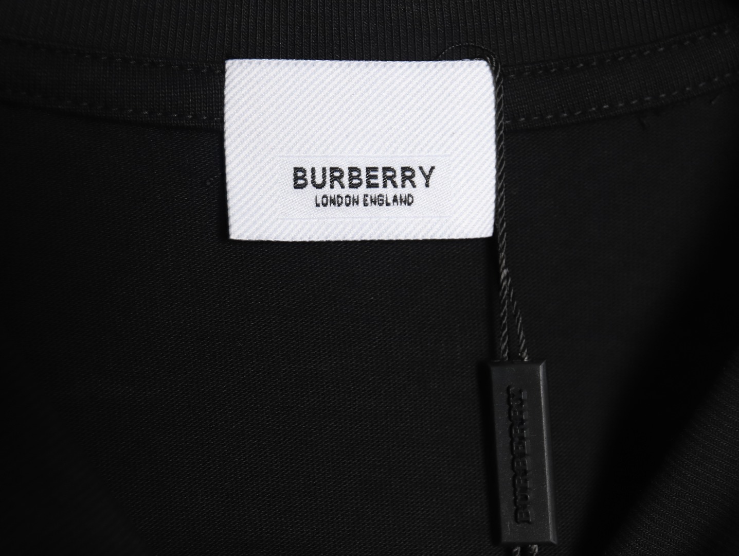 Burberry/巴宝莉 24ss 小字母刺绣条纹印花战马logo短袖T恤