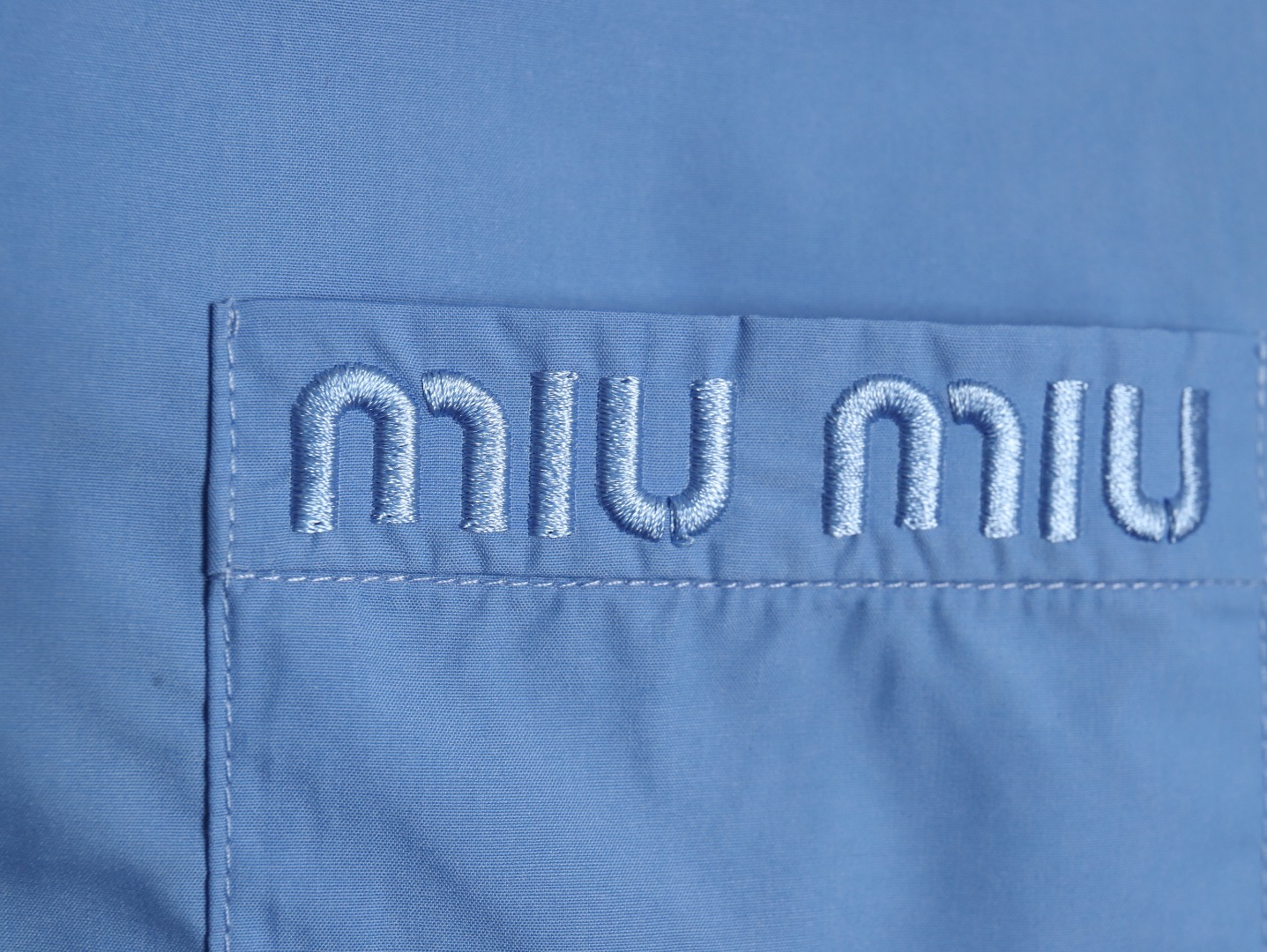 Miu Miu 缪缪 秀款口袋字母刺绣府绸衬衫