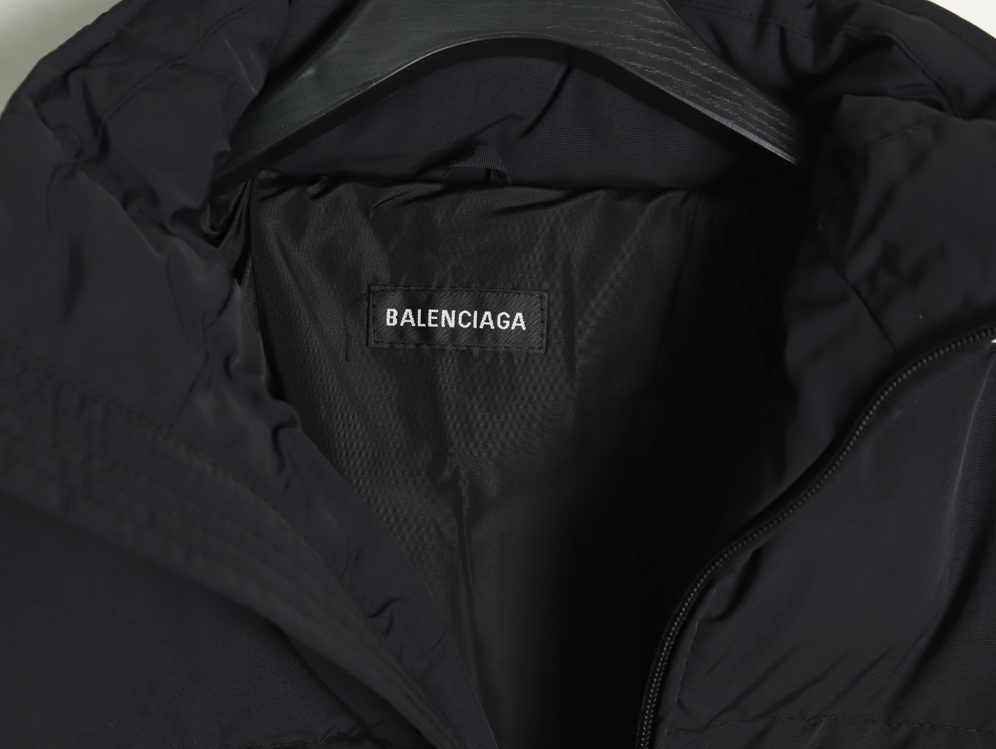 Balenciaga 巴黎世家 10号球衣 滑雪羽绒棉服 黑白轻薄哑光尼龙拼色