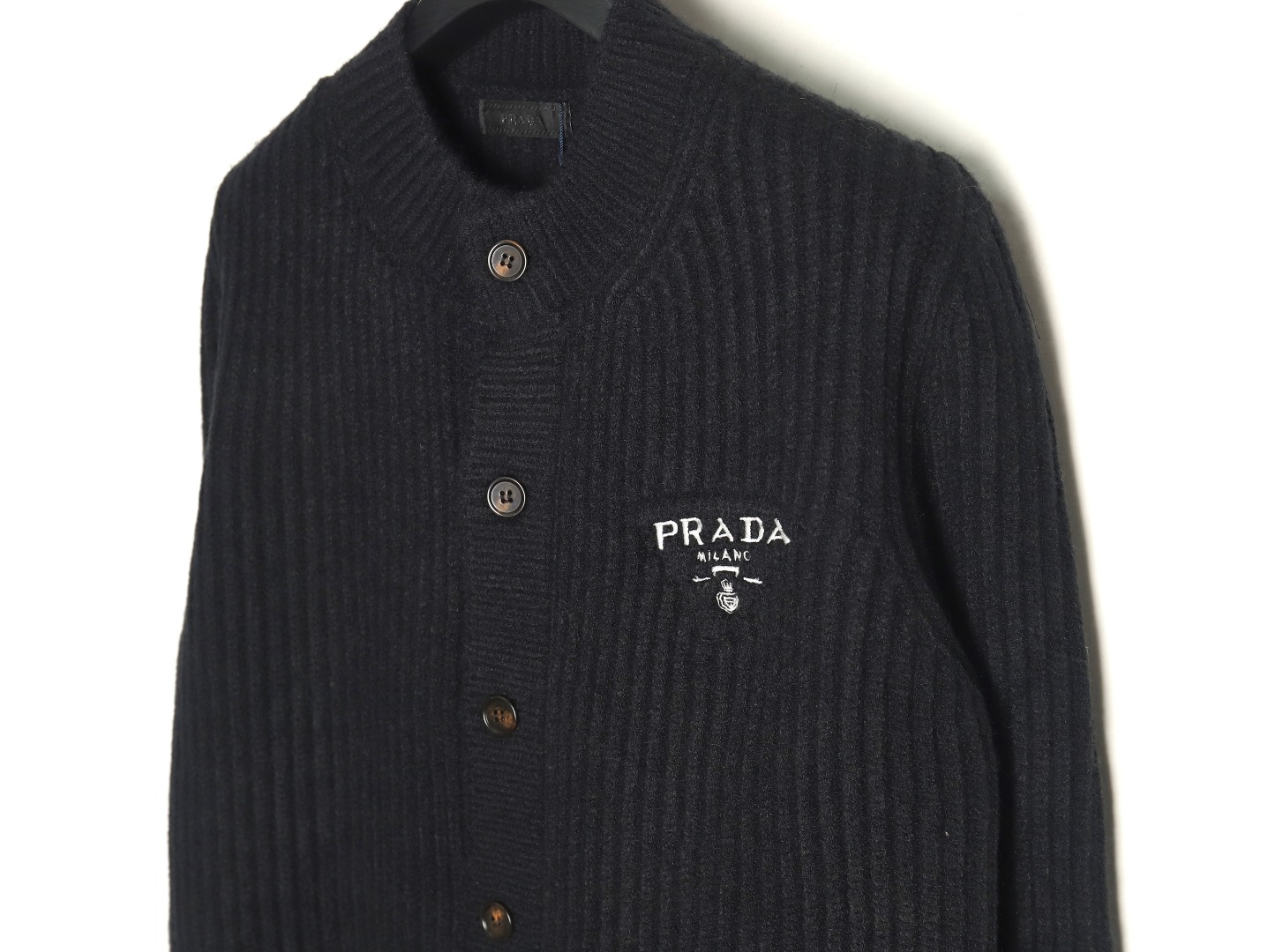 Prada 普拉达 刺绣字母粗针羊毛开衫