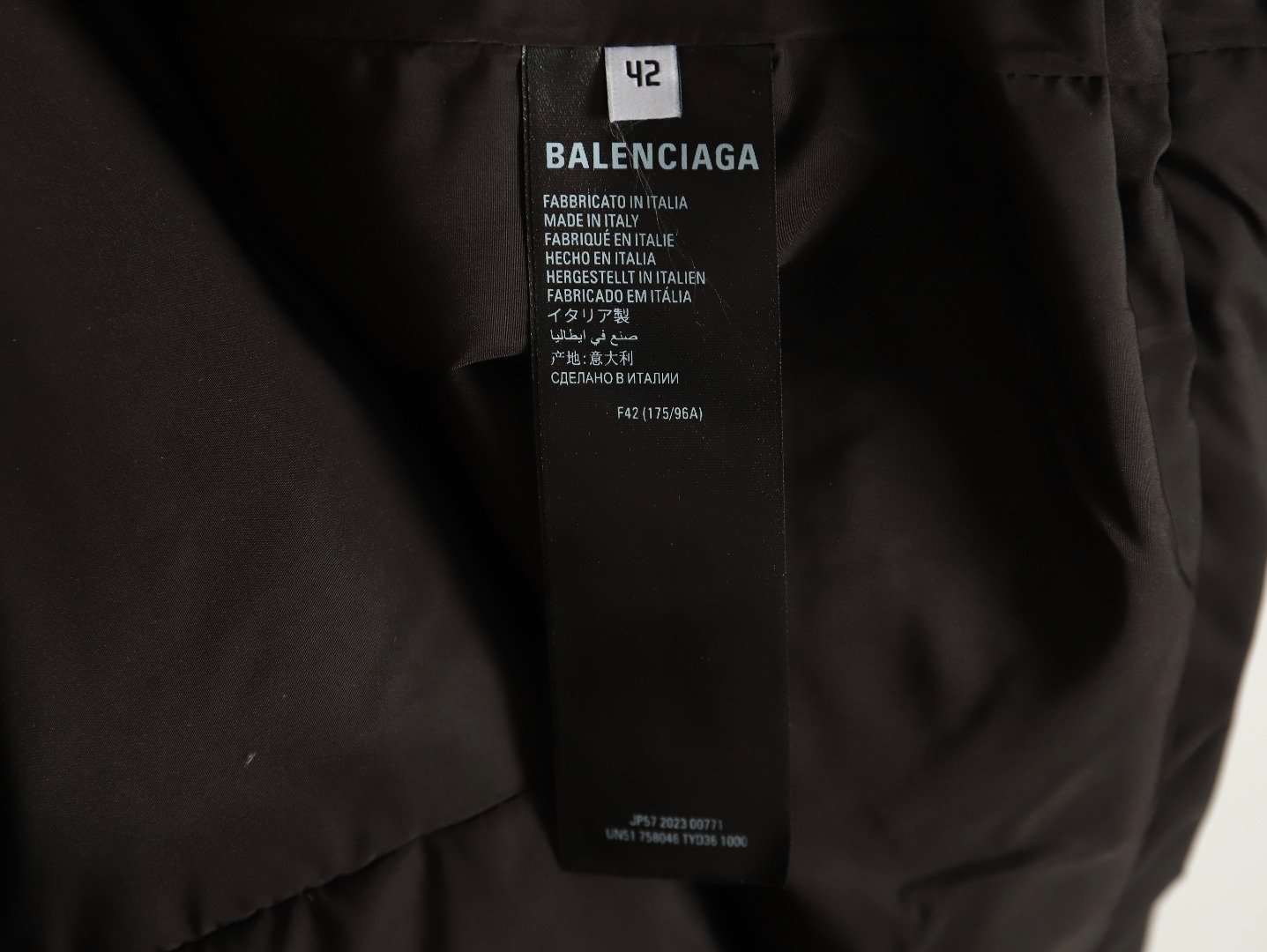 Balenciaga 巴黎世家 BLCG可乐羽绒棉服