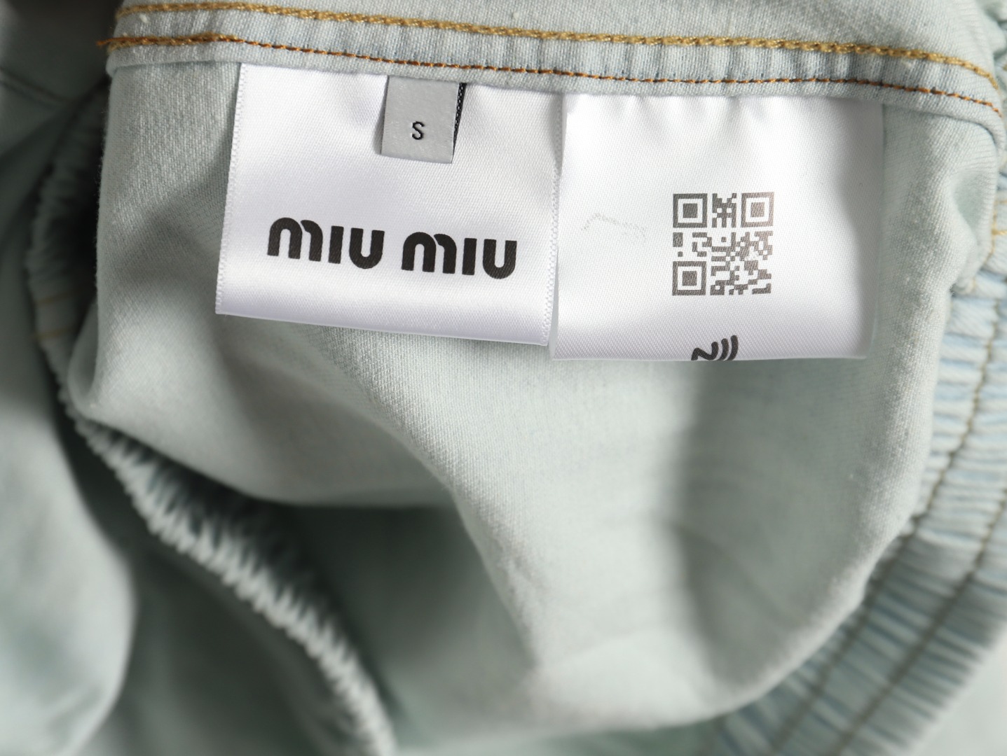 MIU MIU 缪缪浅色牛仔外套 Miumiu开始既懂女生