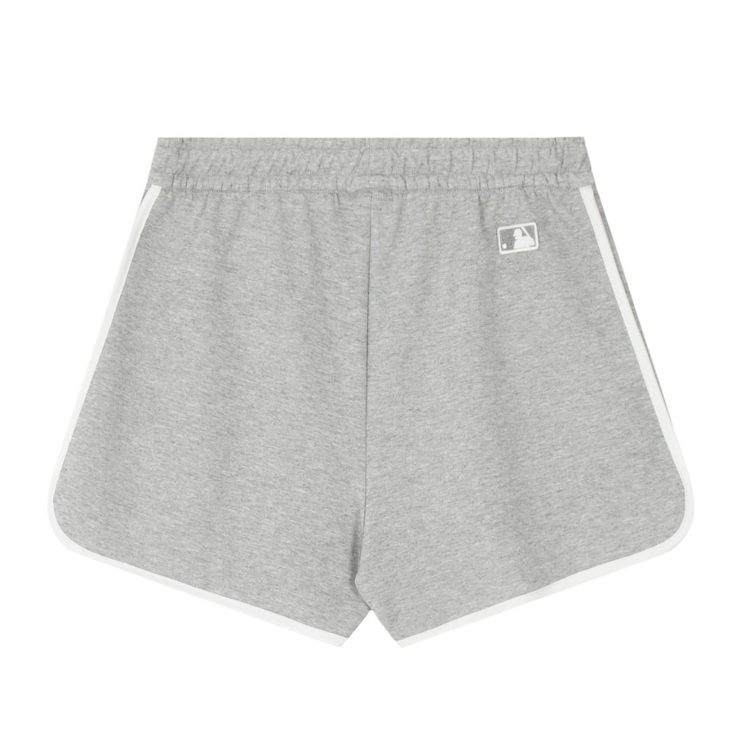 P40 「顶级品质」
【MLB/NY/洋基队女款学院风刺绣运动休闲包边短裤】 
✅刺绣白色包边夏季女生运动休闲短裤
✅纯棉面料 舒适柔软 透气性强 主打性价比 好品质无需多说
✅版型还原原单 最大码数可穿210斤 宽松舒适无压力
✅学院风展现摩登格调 潮奢风get 加载精致日常搭配
✅生活穿 运动穿 易搭配 极力推荐 上身辣妹绝绝子 YYDS~
尺码：XS-M
颜色：
灰色
绿色
黑色