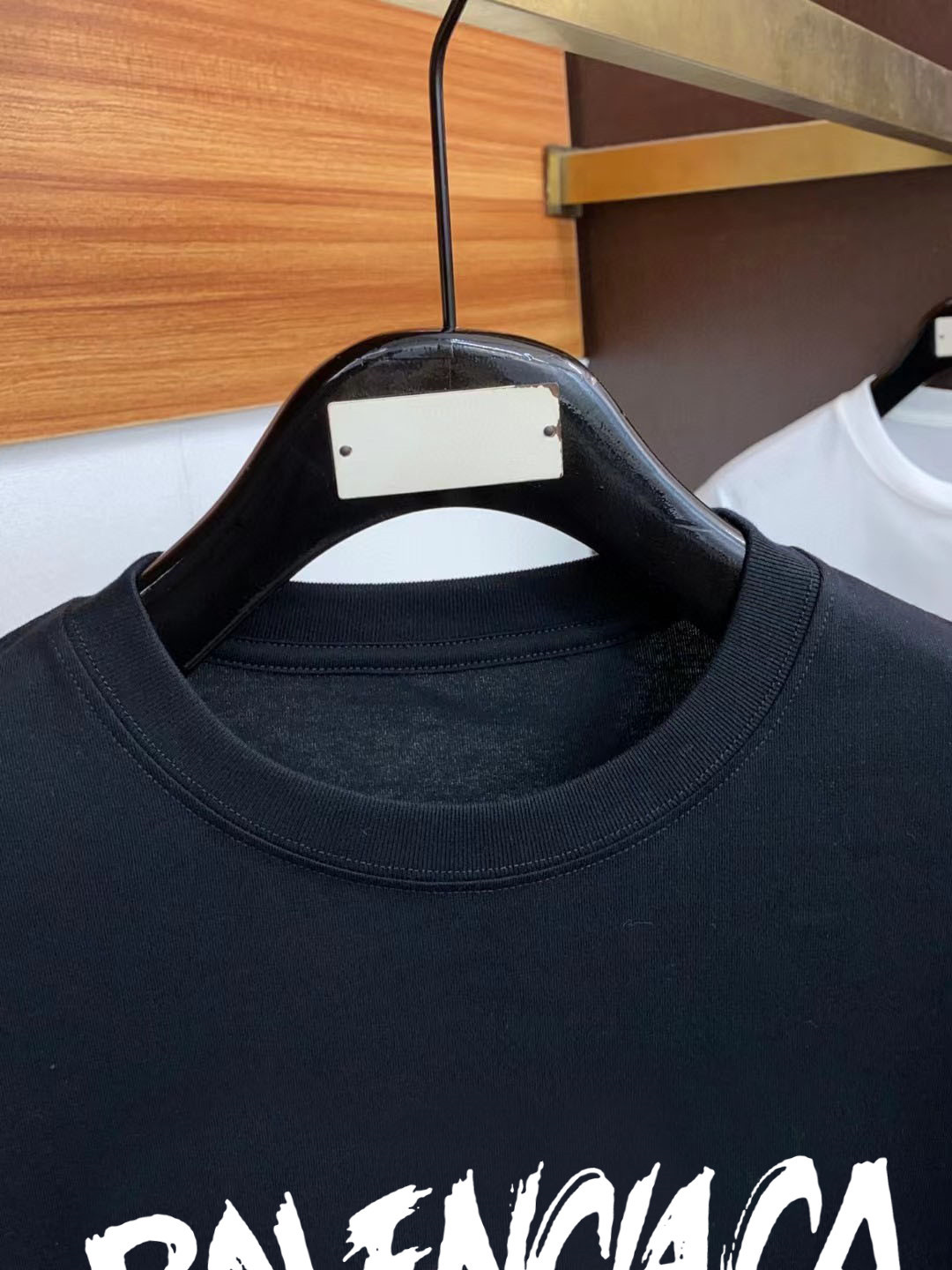 巴黎世家2024ss新纯棉质圆领男士短袖T恤新季新推系列将标识巧妙融入设计塑就一系列充满复古风情的运动风