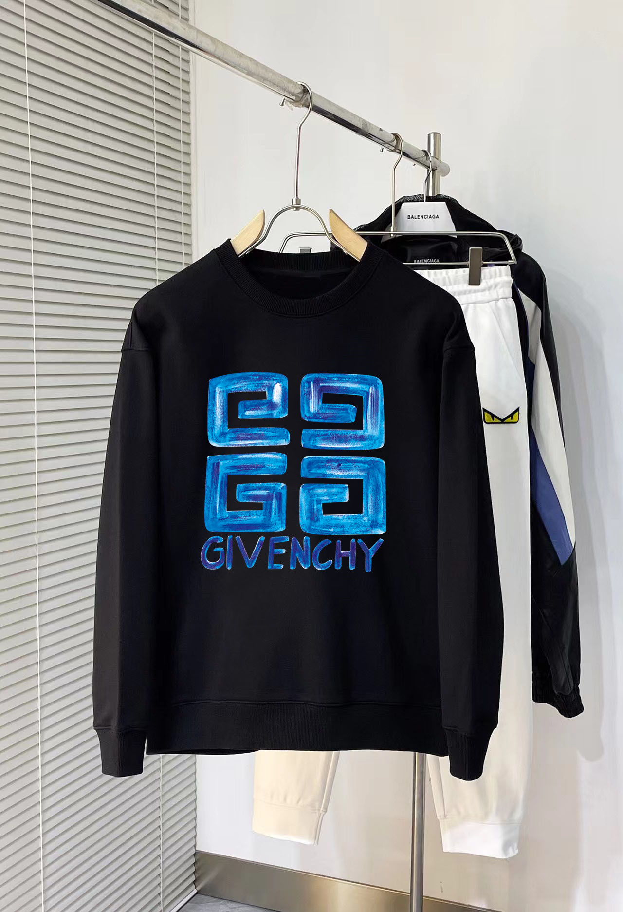 ¡La nueva sudadera pesada con cuello redondo de Givenchy 2024 ya está a la venta! ! Tela de algodón puro personalizada …