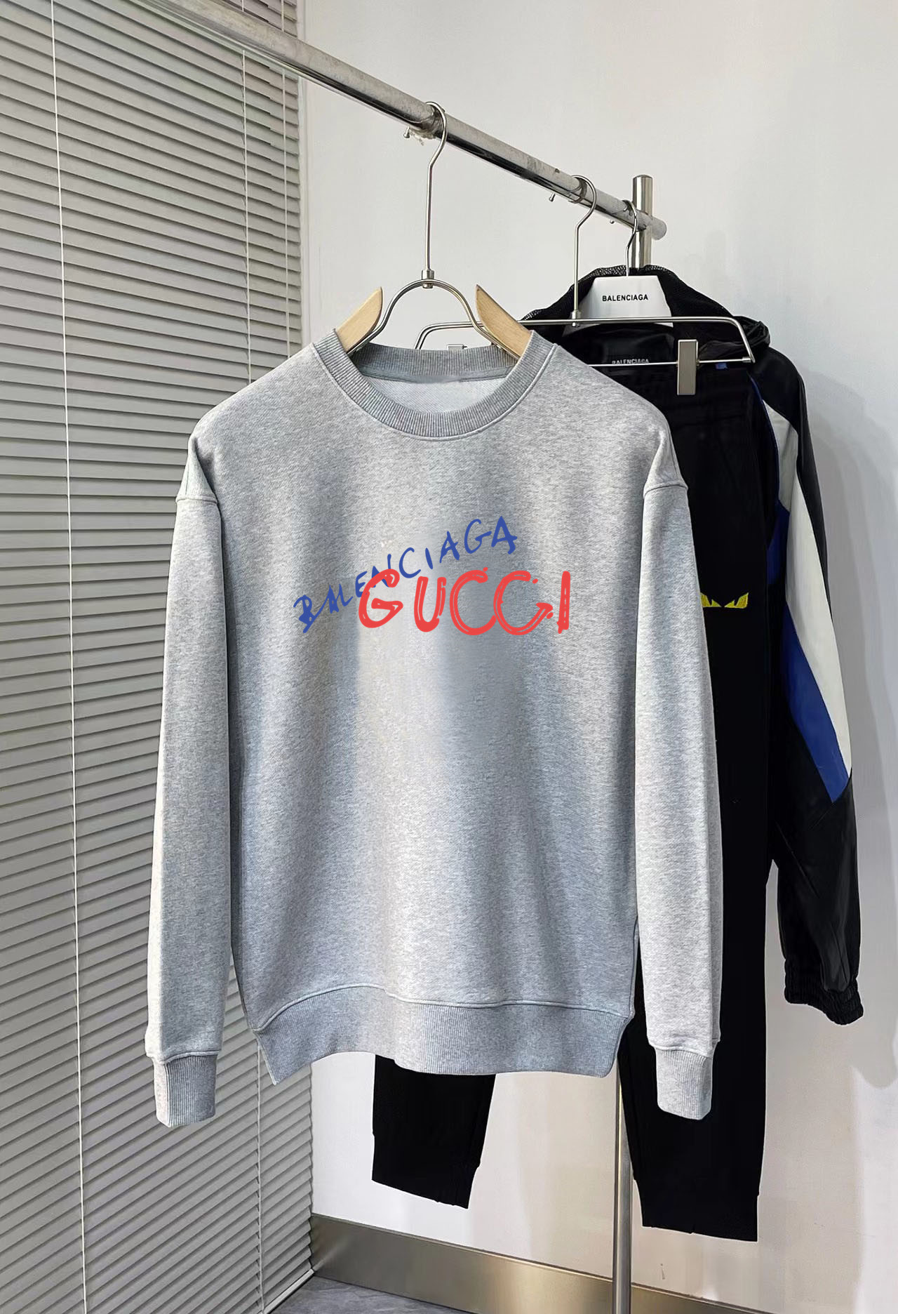 ¡Gucci sudadera de cuello redondo nueva colección 2024ss! Tejido de algodón personalizado, con la artesanía pesada de m…