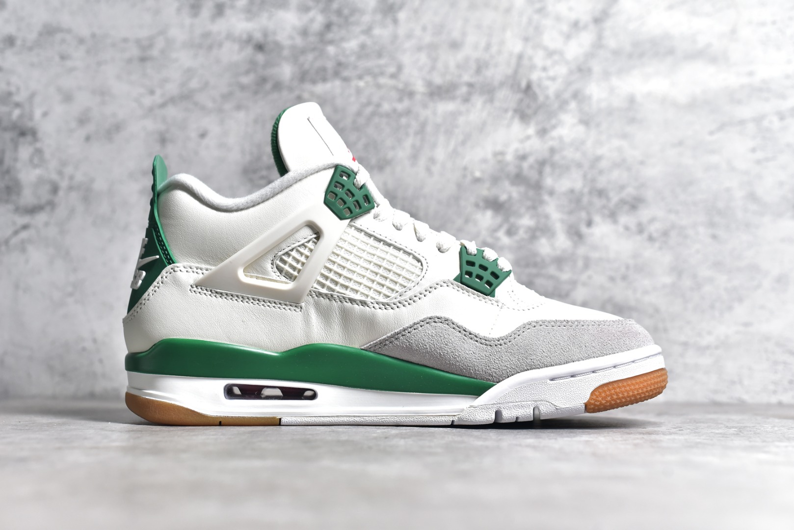 AJ4SB联名白绿尺码36-47.5总裁PK版出品-SBxAirJordan4“PineGreen”AJ