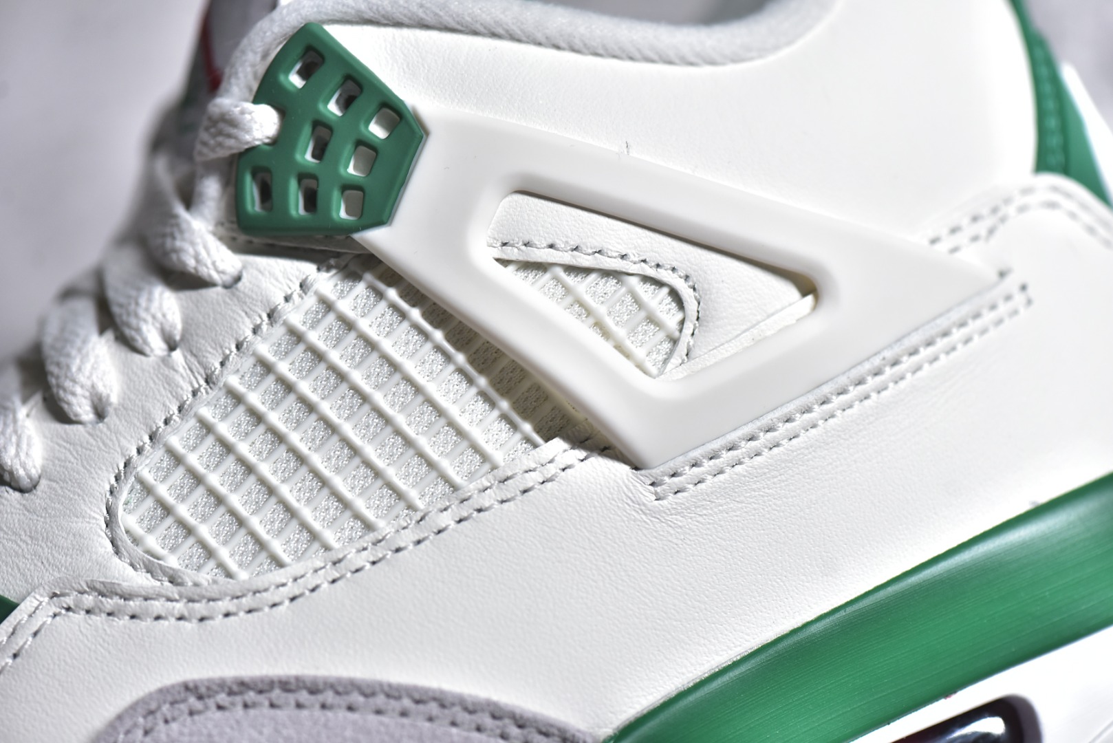 AJ4SB联名白绿尺码36-47.5总裁PK版出品-SBxAirJordan4“PineGreen”AJ