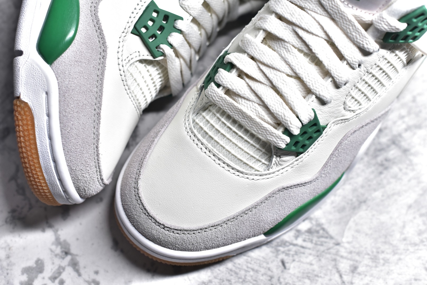 AJ4SB联名白绿尺码36-47.5总裁PK版出品-SBxAirJordan4“PineGreen”AJ