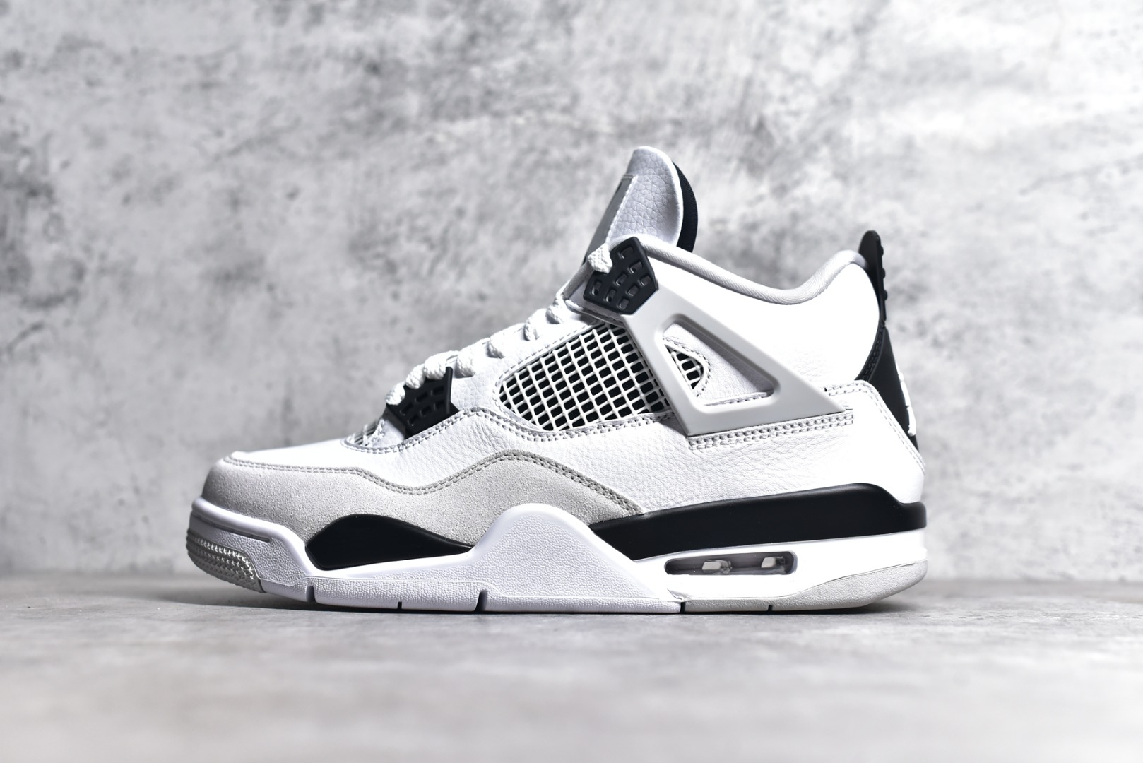 AJ4灰白黑尺码:36-47.5总裁PK版出品-AirJordan4Retro“MilitaryBlac