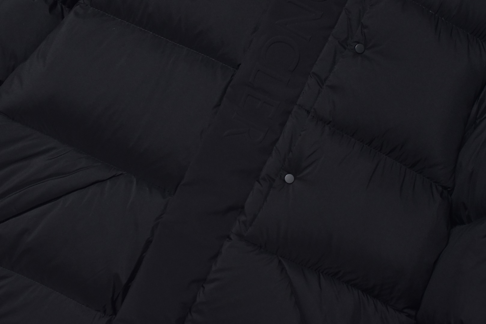 图片[6]-#SG 巅峰版 Moncler 黑武士 「专供高端客户」🔺 真正独家填充国标90白鹅绒，不是国标90绒包退包赔，拉链五金独立开模制作。刺绣，纱线 经过计算机测绘 %99.99还原度 面料采用进口原渠道高密度纳米级面料 内里充绒超级饱满。无需过多赘述，欢迎货比三家，全年可售后，放心消费 尺码：1 2 3 4 5 6-选品中心