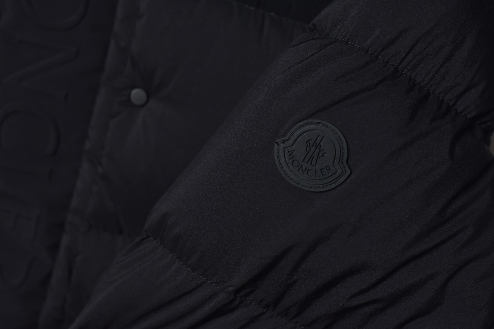 图片[7]-#SG 巅峰版 Moncler 黑武士 「专供高端客户」🔺 真正独家填充国标90白鹅绒，不是国标90绒包退包赔，拉链五金独立开模制作。刺绣，纱线 经过计算机测绘 %99.99还原度 面料采用进口原渠道高密度纳米级面料 内里充绒超级饱满。无需过多赘述，欢迎货比三家，全年可售后，放心消费 尺码：1 2 3 4 5 6-选品中心