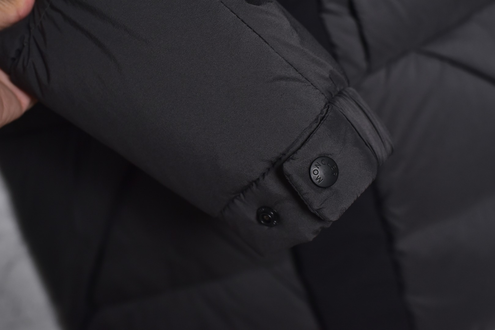 图片[7]-#SG 巅峰版 Moncler 黑武士 「专供高端客户」🔺 真正独家填充国标90白鹅绒，不是国标90绒包退包赔，拉链五金独立开模制作。刺绣，纱线 经过计算机测绘 %99.99还原度 面料采用进口原渠道高密度纳米级面料 内里充绒超级饱满。无需过多赘述，欢迎货比三家，全年可售后，放心消费 尺码：1 2 3 4 5 6-选品中心