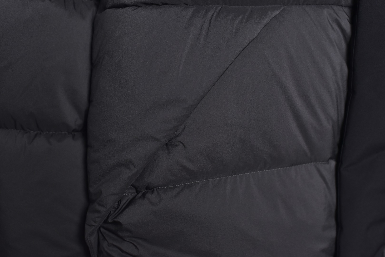 图片[8]-#SG 巅峰版 Moncler 黑武士 「专供高端客户」🔺 真正独家填充国标90白鹅绒，不是国标90绒包退包赔，拉链五金独立开模制作。刺绣，纱线 经过计算机测绘 %99.99还原度 面料采用进口原渠道高密度纳米级面料 内里充绒超级饱满。无需过多赘述，欢迎货比三家，全年可售后，放心消费 尺码：1 2 3 4 5 6-选品中心