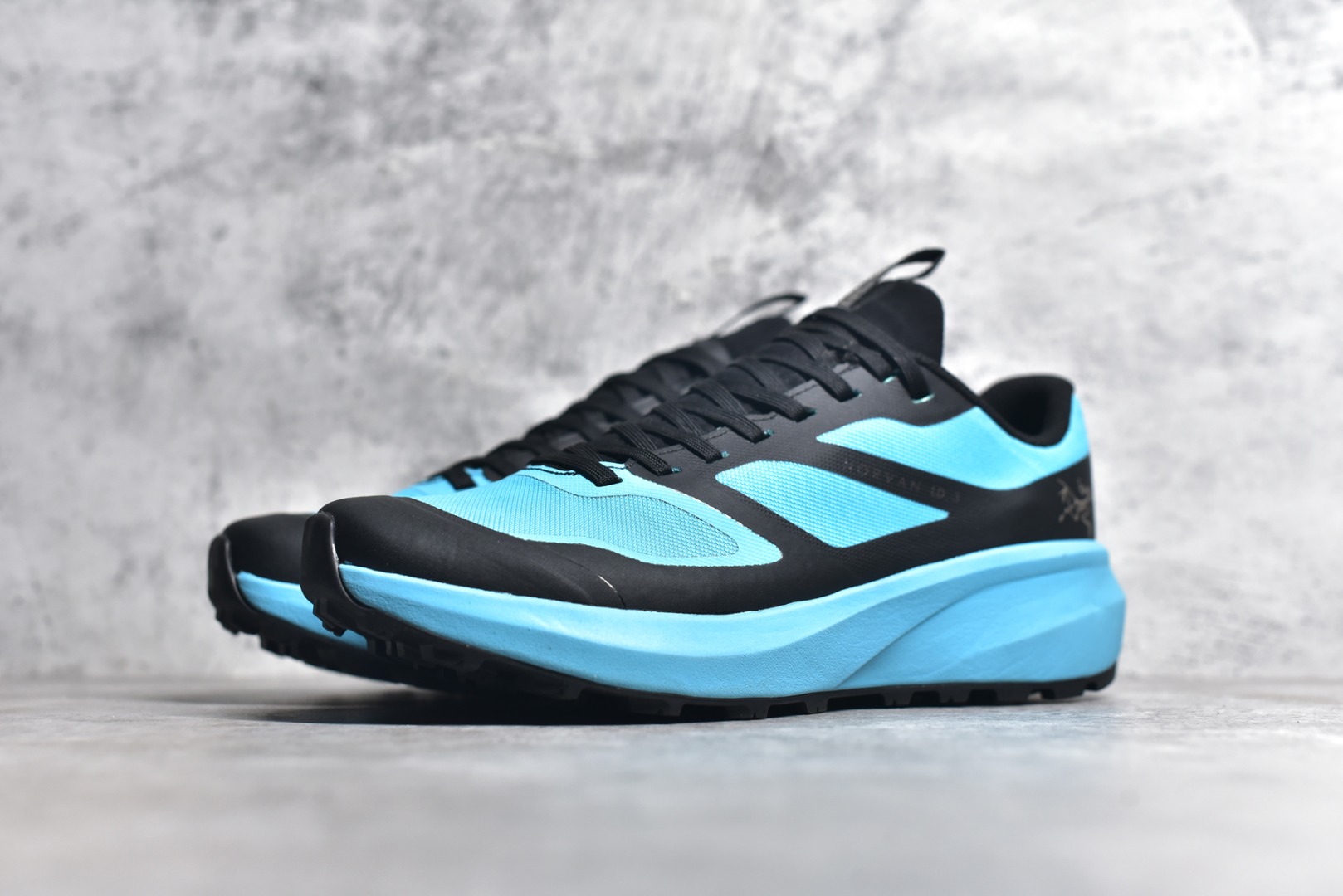 CX专供 免税渠道公司货 【ARC】Arcteryx Norvan LD 3 Gore-Tex 始祖鸟系列长距离越野登山徒步户外防水多功能运动跑鞋 台州原厂独家原底面配置 全套原厂生产指令加持 原厂特供Vibram外底 防水弹力尼龙布 外层热压TPU鞋面 随意纵横 内外盒标包装纸鞋带配件均同步公司 完美拉帮中底带钢印 仅服务市场百分之五高端客户 公司一样的东西 放心开冲 外贸 零售 裸鞋 渠道货 随意操作 承诺半个月内开胶直接换新 尺码同步官方：39.5 40 40.5 41 42 42.5 43 44 44.5 45