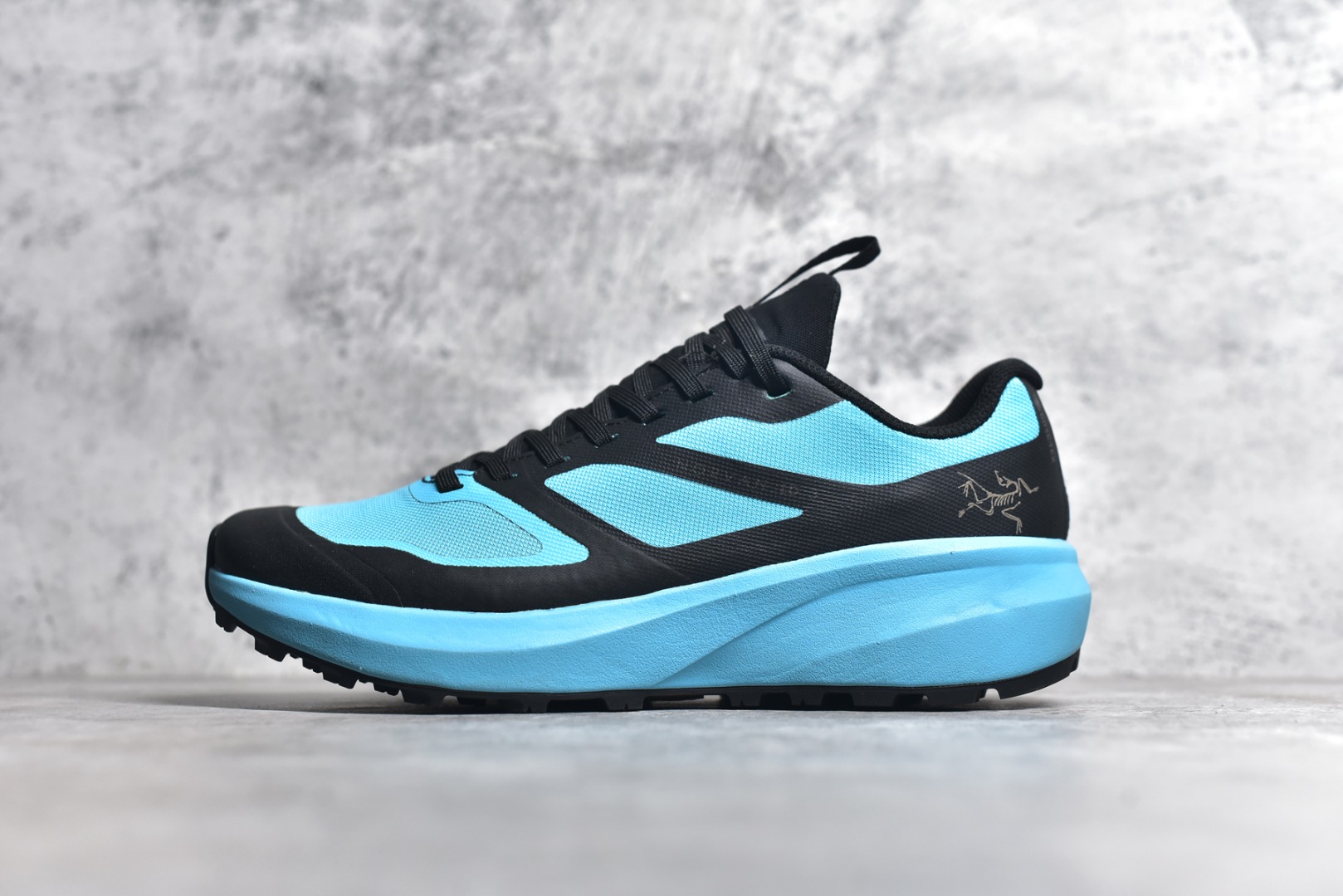 CX专供 免税渠道公司货 【ARC】Arcteryx Norvan LD 3 Gore-Tex 始祖鸟系列长距离越野登山徒步户外防水多功能运动跑鞋 台州原厂独家原底面配置 全套原厂生产指令加持 原厂特供Vibram外底 防水弹力尼龙布 外层热压TPU鞋面 随意纵横 内外盒标包装纸鞋带配件均同步公司 完美拉帮中底带钢印 仅服务市场百分之五高端客户 公司一样的东西 放心开冲 外贸 零售 裸鞋 渠道货 随意操作 承诺半个月内开胶直接换新 尺码同步官方：39.5 40 40.5 41 42 42.5 43 44 44.5 45