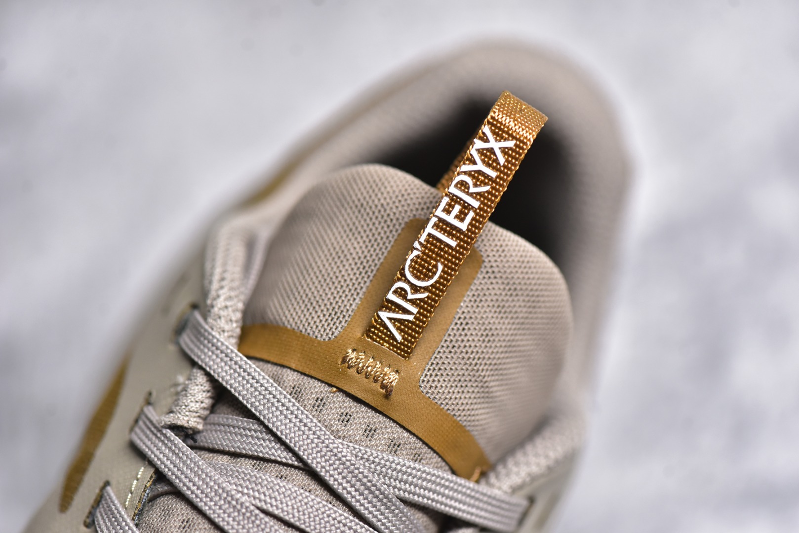 细节图
.
.
.
.
 CX专供 免税渠道公司货
【ARC】Arcteryx Norvan LD 3 Gore-Tex 始祖鸟系列长距离越野登山徒步户外防水多功能运动跑鞋 台州原厂独家原底面配置 全套原厂生产指令加持 原厂特供Vibram外底 防水弹力尼龙布 外层热压TPU鞋面 随意纵横 内外盒标包装纸鞋带配件均同步公司 完美拉帮中底带钢印 仅服务市场百分之五高端客户 公司一样的东西 放心开冲 外贸 零售 裸鞋 渠道货 随意操作 承诺半个月内开胶直接换新 尺码同步官方：39.5 40 40.5 41 42 42.5 43 44 44.5 45