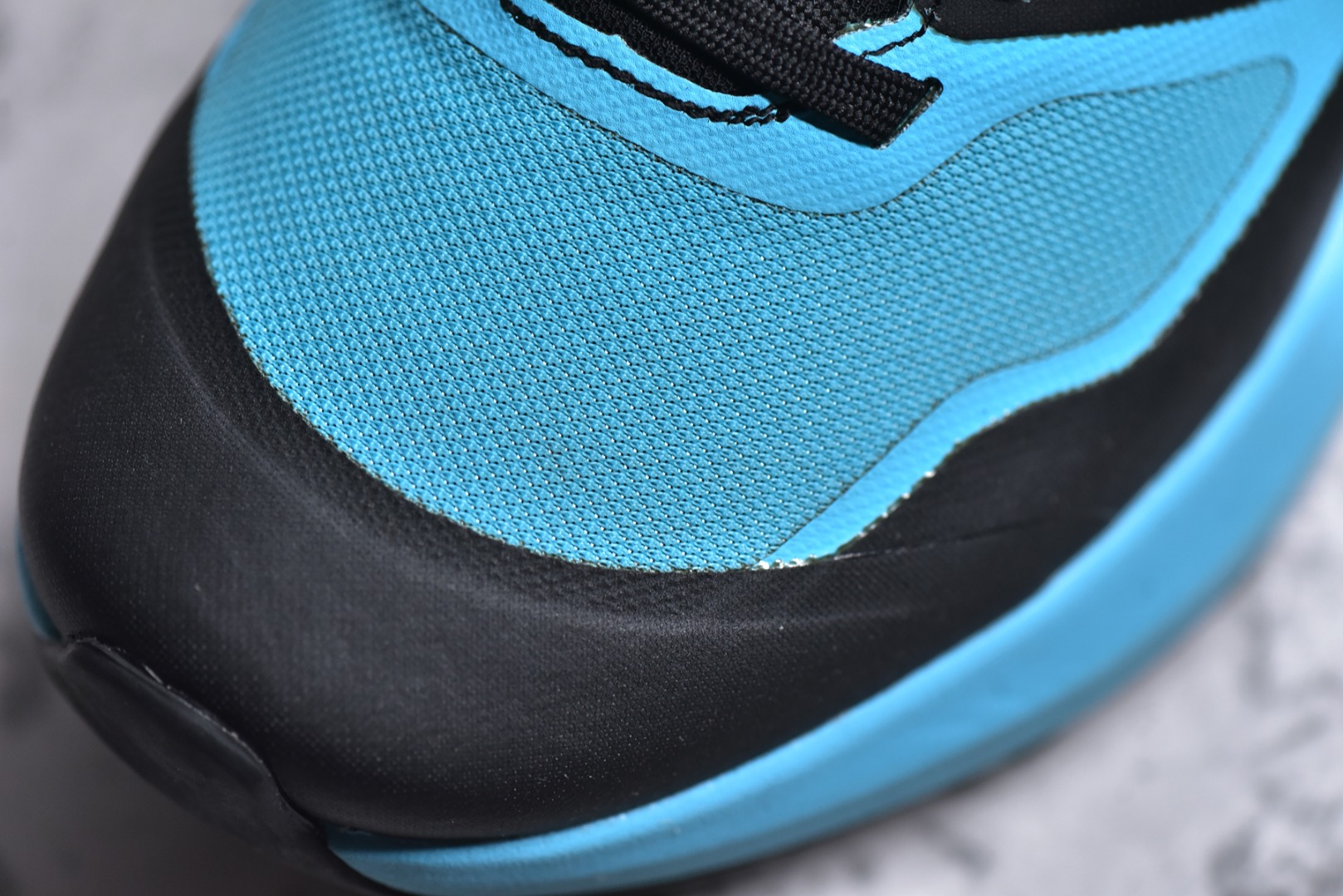 细节图
.
.
.
.
 CX专供 免税渠道公司货
【ARC】Arcteryx Norvan LD 3 Gore-Tex 始祖鸟系列长距离越野登山徒步户外防水多功能运动跑鞋 台州原厂独家原底面配置 全套原厂生产指令加持 原厂特供Vibram外底 防水弹力尼龙布 外层热压TPU鞋面 随意纵横 内外盒标包装纸鞋带配件均同步公司 完美拉帮中底带钢印 仅服务市场百分之五高端客户 公司一样的东西 放心开冲 外贸 零售 裸鞋 渠道货 随意操作 承诺半个月内开胶直接换新 尺码同步官方：39.5 40 40.5 41 42 42.5 43 44 44.5 45