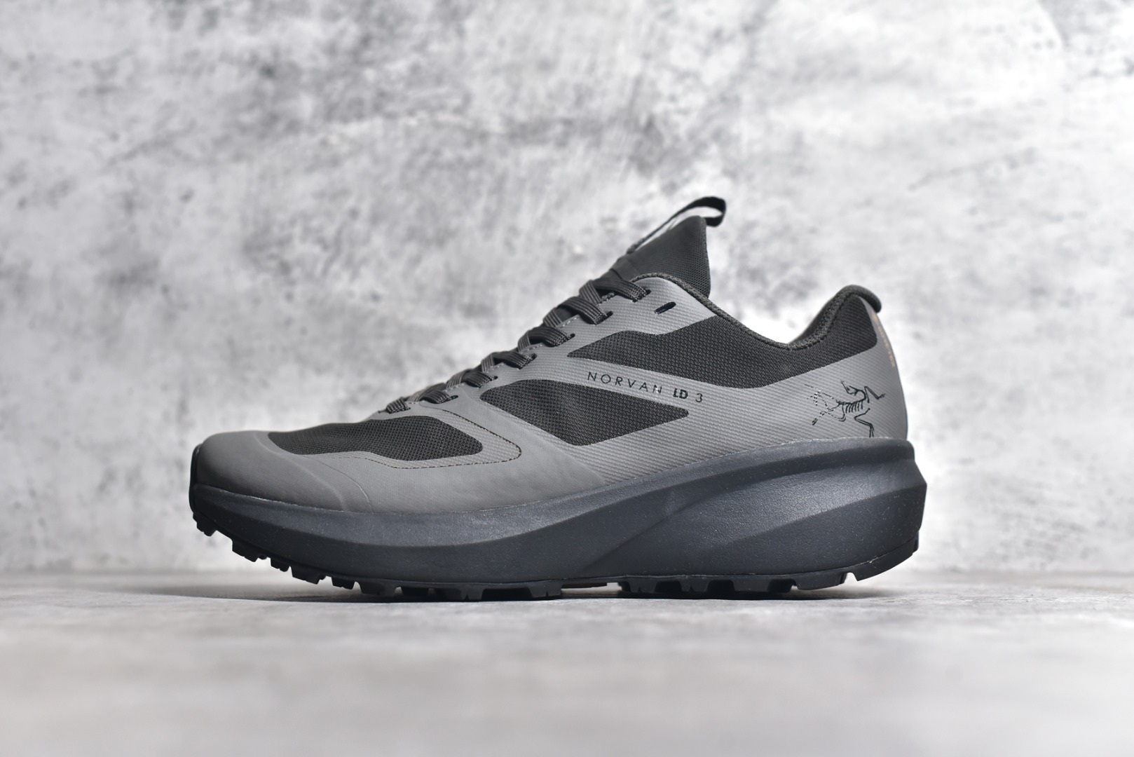 CX专供 免税渠道公司货 【ARC】Arcteryx Norvan LD 3 Gore-Tex 始祖鸟系列长距离越野登山徒步户外防水多功能运动跑鞋 台州原厂独家原底面配置 全套原厂生产指令加持 原厂特供Vibram外底 防水弹力尼龙布 外层热压TPU鞋面 随意纵横 内外盒标包装纸鞋带配件均同步公司 完美拉帮中底带钢印 仅服务市场百分之五高端客户 公司一样的东西 放心开冲 外贸 零售 裸鞋 渠道货 随意操作 承诺半个月内开胶直接换新 尺码同步官方：39.5 40 40.5 41 42 42.5 43 44 44.5 45