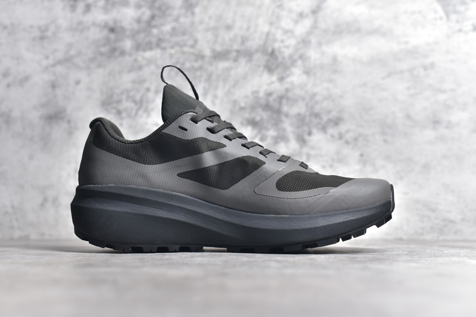 CX专供 免税渠道公司货 【ARC】Arcteryx Norvan LD 3 Gore-Tex 始祖鸟系列长距离越野登山徒步户外防水多功能运动跑鞋 台州原厂独家原底面配置 全套原厂生产指令加持 原厂特供Vibram外底 防水弹力尼龙布 外层热压TPU鞋面 随意纵横 内外盒标包装纸鞋带配件均同步公司 完美拉帮中底带钢印 仅服务市场百分之五高端客户 公司一样的东西 放心开冲 外贸 零售 裸鞋 渠道货 随意操作 承诺半个月内开胶直接换新 尺码同步官方：39.5 40 40.5 41 42 42.5 43 44 44.5 45