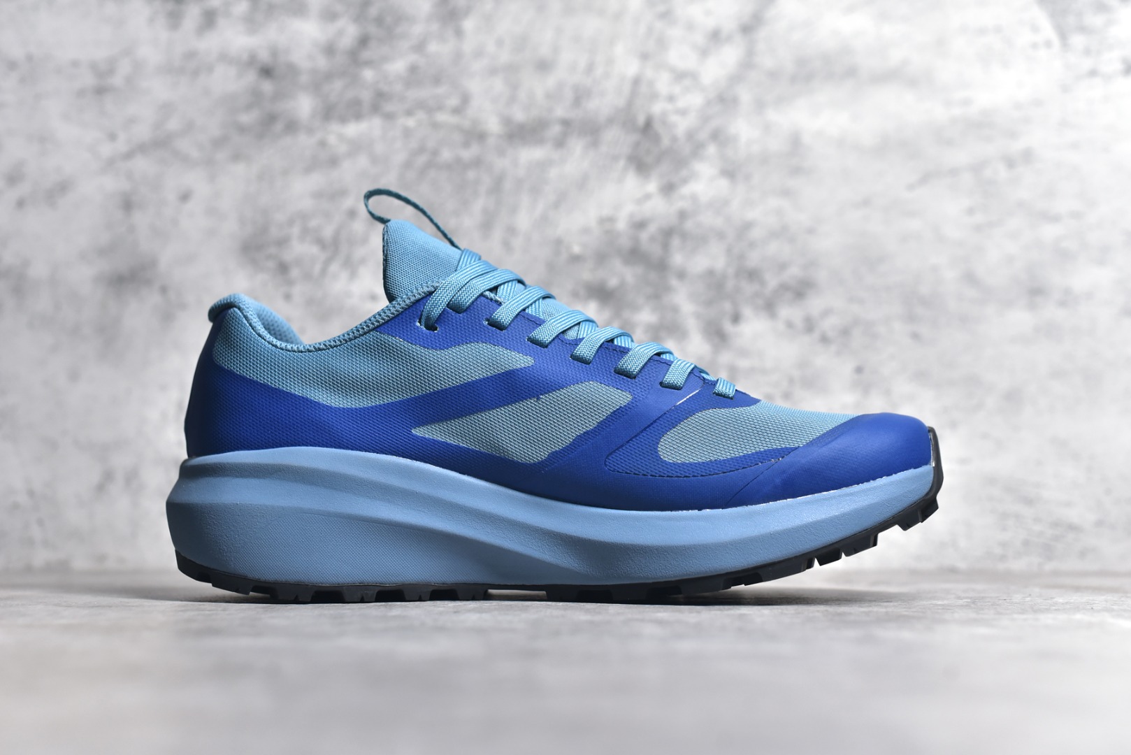 CX专供 免税渠道公司货 【ARC】Arcteryx Norvan LD 3 Gore-Tex 始祖鸟系列长距离越野登山徒步户外防水多功能运动跑鞋 台州原厂独家原底面配置 全套原厂生产指令加持 原厂特供Vibram外底 防水弹力尼龙布 外层热压TPU鞋面 随意纵横 内外盒标包装纸鞋带配件均同步公司 完美拉帮中底带钢印 仅服务市场百分之五高端客户 公司一样的东西 放心开冲 外贸 零售 裸鞋 渠道货 随意操作 承诺半个月内开胶直接换新 尺码同步官方：39.5 40 40.5 41 42 42.5 43 44 44.5 45