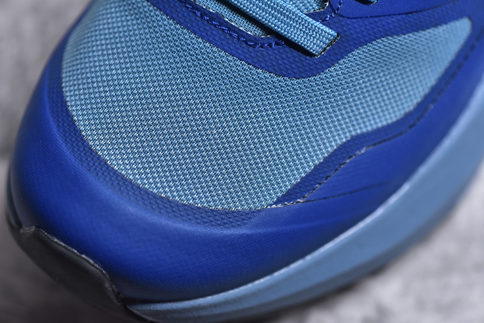 细节图
.
.
.
.
 CX专供 免税渠道公司货
【ARC】Arcteryx Norvan LD 3 Gore-Tex 始祖鸟系列长距离越野登山徒步户外防水多功能运动跑鞋 台州原厂独家原底面配置 全套原厂生产指令加持 原厂特供Vibram外底 防水弹力尼龙布 外层热压TPU鞋面 随意纵横 内外盒标包装纸鞋带配件均同步公司 完美拉帮中底带钢印 仅服务市场百分之五高端客户 公司一样的东西 放心开冲 外贸 零售 裸鞋 渠道货 随意操作 承诺半个月内开胶直接换新 尺码同步官方：39.5 40 40.5 41 42 42.5 43 44 44.5 45