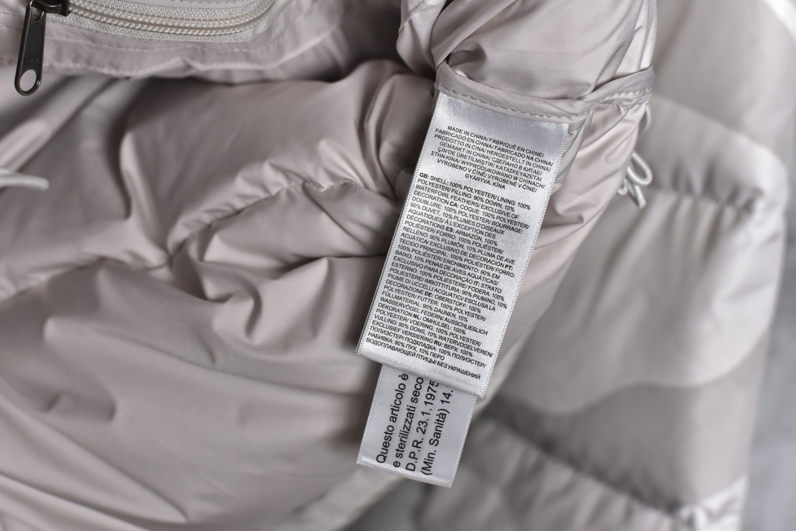 图片[9]-#SG巅峰系列 KAWS-THE NORTH FACE北面1996-联名系列 现货供应“全年售后” 原厂面料：国标90绒「正品同步」 假1赔3️ 不用看市场货的文案怎么写 你问他敢不敢赔就完了 温馨提示❗️（巅峰只做高端产品） 尺码：XS S Ｍ L XL XXL-选品中心