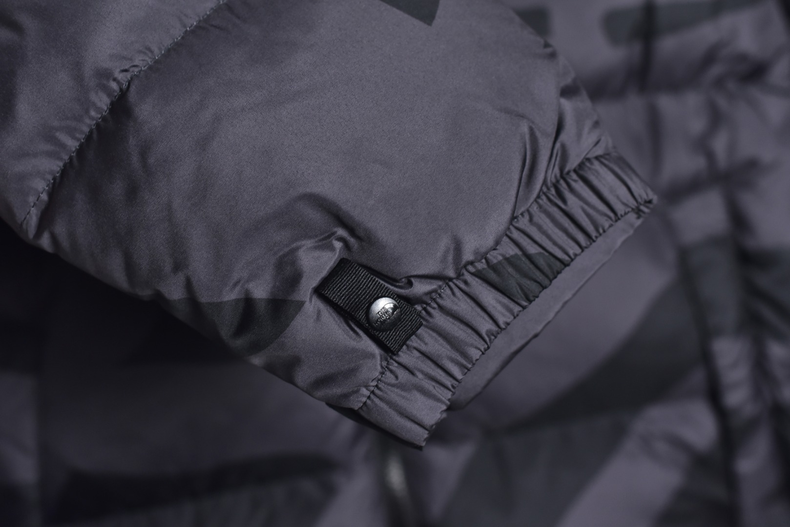 图片[4]-#SG巅峰系列 KAWS-THE NORTH FACE北面1996-联名系列 现货供应“全年售后” 原厂面料：国标90绒「正品同步」 假1赔3️ 不用看市场货的文案怎么写 你问他敢不敢赔就完了 温馨提示❗️（巅峰只做高端产品） 尺码：XS S Ｍ L XL XXL-选品中心