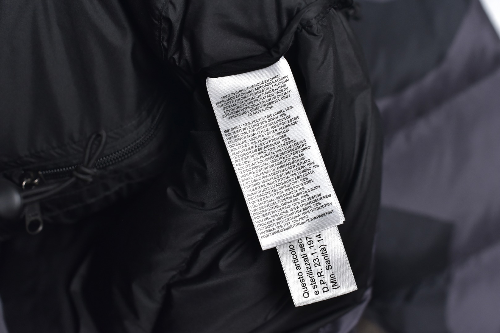 图片[9]-#SG巅峰系列 KAWS-THE NORTH FACE北面1996-联名系列 现货供应“全年售后” 原厂面料：国标90绒「正品同步」 假1赔3️ 不用看市场货的文案怎么写 你问他敢不敢赔就完了 温馨提示❗️（巅峰只做高端产品） 尺码：XS S Ｍ L XL XXL-选品中心