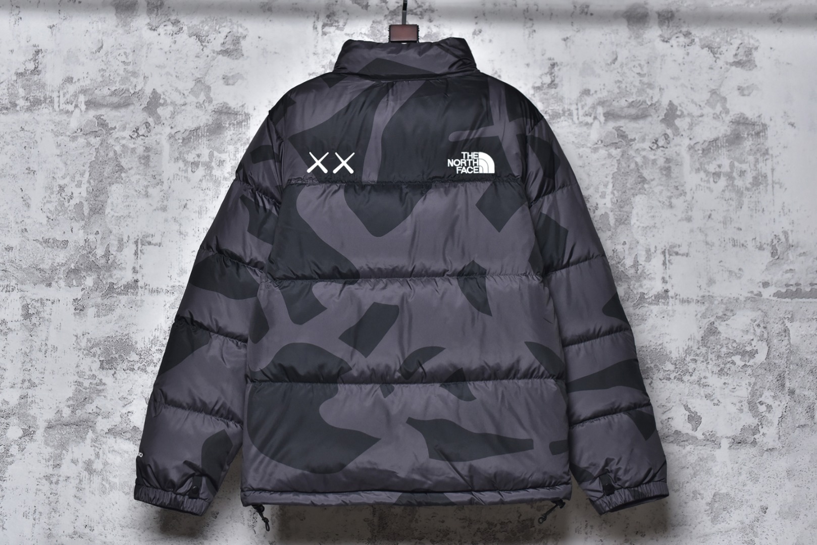 图片[2]-#SG巅峰系列 KAWS-THE NORTH FACE北面1996-联名系列 现货供应“全年售后” 原厂面料：国标90绒「正品同步」 假1赔3️ 不用看市场货的文案怎么写 你问他敢不敢赔就完了 温馨提示❗️（巅峰只做高端产品） 尺码：XS S Ｍ L XL XXL-选品中心