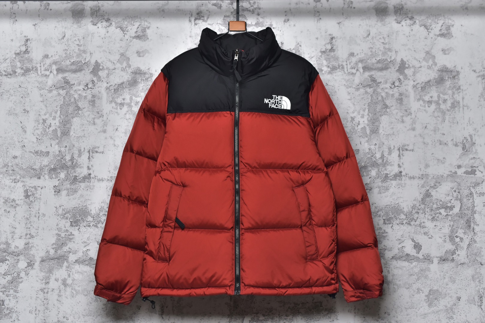 #SG巅峰系列 THE NORTH FACE北面1996 经典款羽绒服系列 13色 现货供应“全年售后” 原厂面料：国标90绒「正品同步」 假1赔3️ 不用看市场货的文案怎么写 你问他敢不敢赔就完了 温馨提示❗️（巅峰只做高端产品） 颜色：黑色.金属色.绿色.深黄色.紫色.粉色.白色.淡兰色.藏蓝色. 芥末绿.深灰色.橙色.酒红色 尺码：XS S Ｍ L XL XXL-选品中心