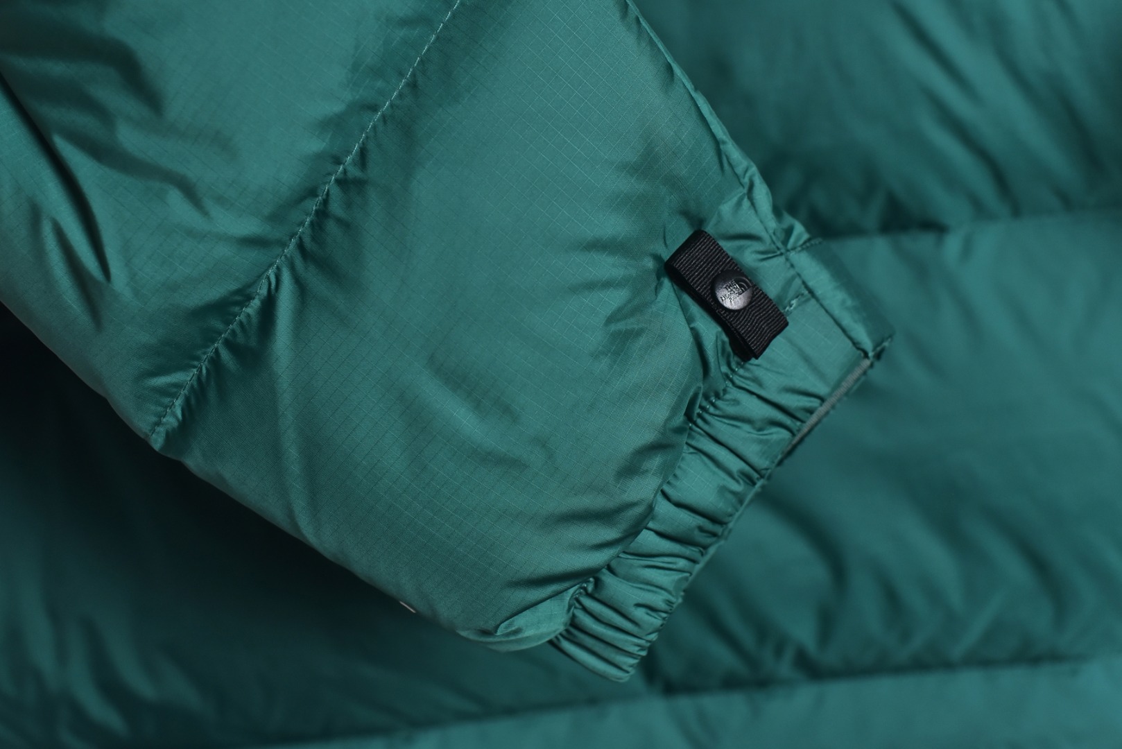 图片[4]-#SG巅峰系列 THE NORTH FACE北面1996 经典款羽绒服系列 13色 现货供应“全年售后” 原厂面料：国标90绒「正品同步」 假1赔3️ 不用看市场货的文案怎么写 你问他敢不敢赔就完了 温馨提示❗️（巅峰只做高端产品） 颜色：黑色.金属色.绿色.深黄色.紫色.粉色.白色.淡兰色.藏蓝色. 芥末绿.深灰色.橙色.酒红色 尺码：XS S Ｍ L XL XXL-选品中心