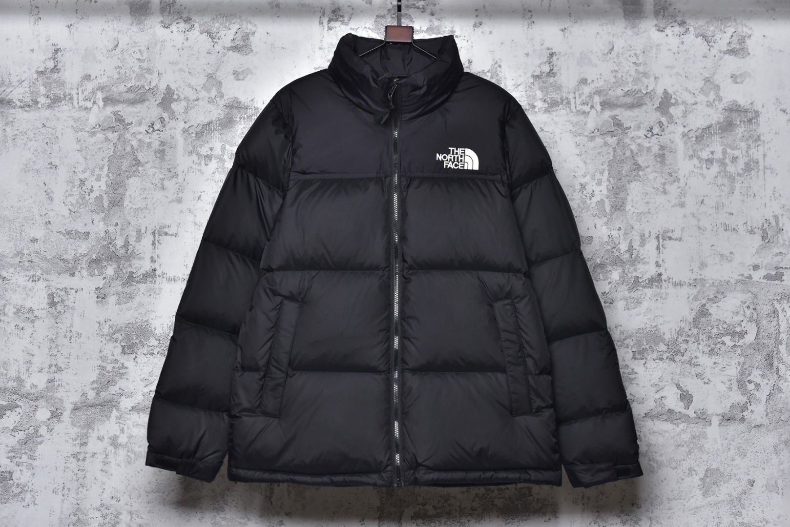 #SG巅峰系列 THE NORTH FACE北面1996 经典款羽绒服系列 13色 现货供应“全年售后” 原厂面料：国标90绒「正品同步」 假1赔3️ 不用看市场货的文案怎么写 你问他敢不敢赔就完了 温馨提示❗️（巅峰只做高端产品） 颜色：黑色.金属色.绿色.深黄色.紫色.粉色.白色.淡兰色.藏蓝色. 芥末绿.深灰色.橙色.酒红色 尺码：XS S Ｍ L XL XXL-选品中心