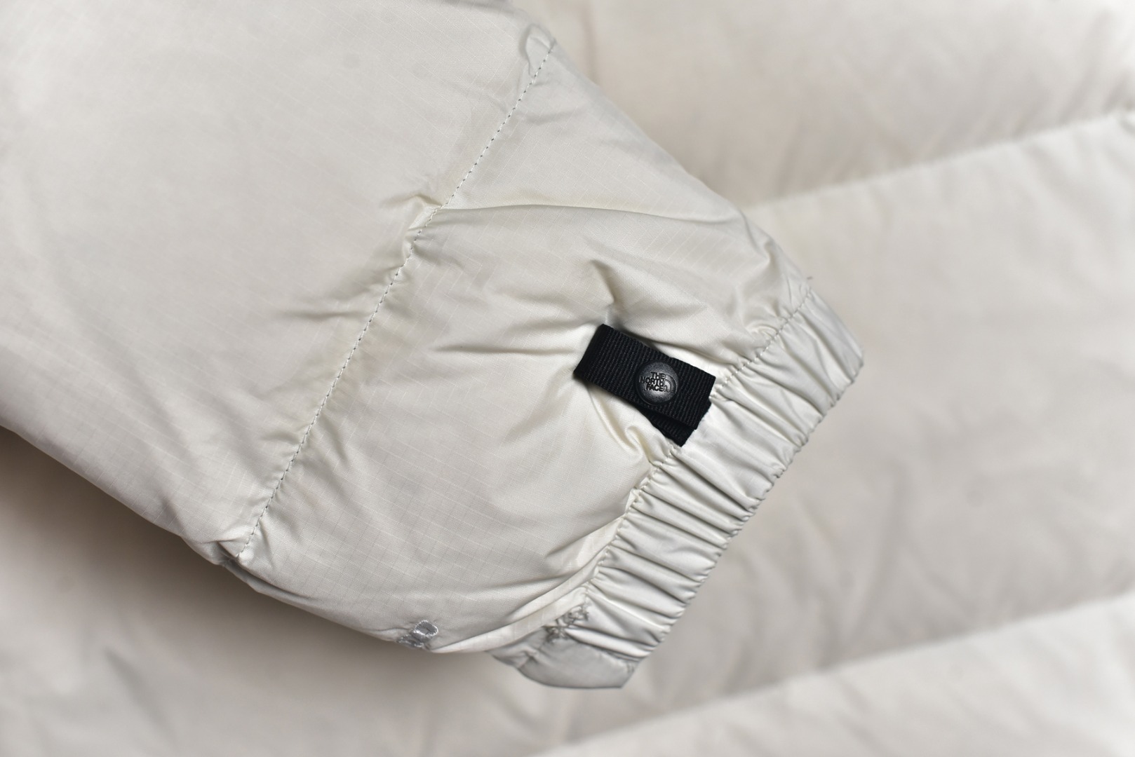 图片[5]-#SG巅峰系列 THE NORTH FACE北面1996 经典款羽绒服系列 13色 现货供应“全年售后” 原厂面料：国标90绒「正品同步」 假1赔3️ 不用看市场货的文案怎么写 你问他敢不敢赔就完了 温馨提示❗️（巅峰只做高端产品） 颜色：黑色.金属色.绿色.深黄色.紫色.粉色.白色.淡兰色.藏蓝色. 芥末绿.深灰色.橙色.酒红色 尺码：XS S Ｍ L XL XXL-选品中心