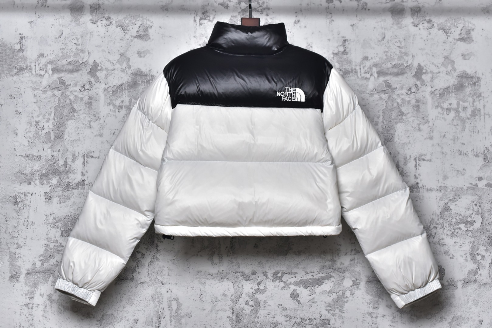 图片[2]-#SG巅峰系列 肯豆THE NORTH FACE北面84短款女款 现货供应“全年售后” 原厂面料：国标90绒「正品同步」 假1赔3️ 不用看市场货的文案怎么写 你问他敢不敢赔就完了 温馨提示❗️（巅峰只做高端产品） 尺码：S Ｍ L-选品中心