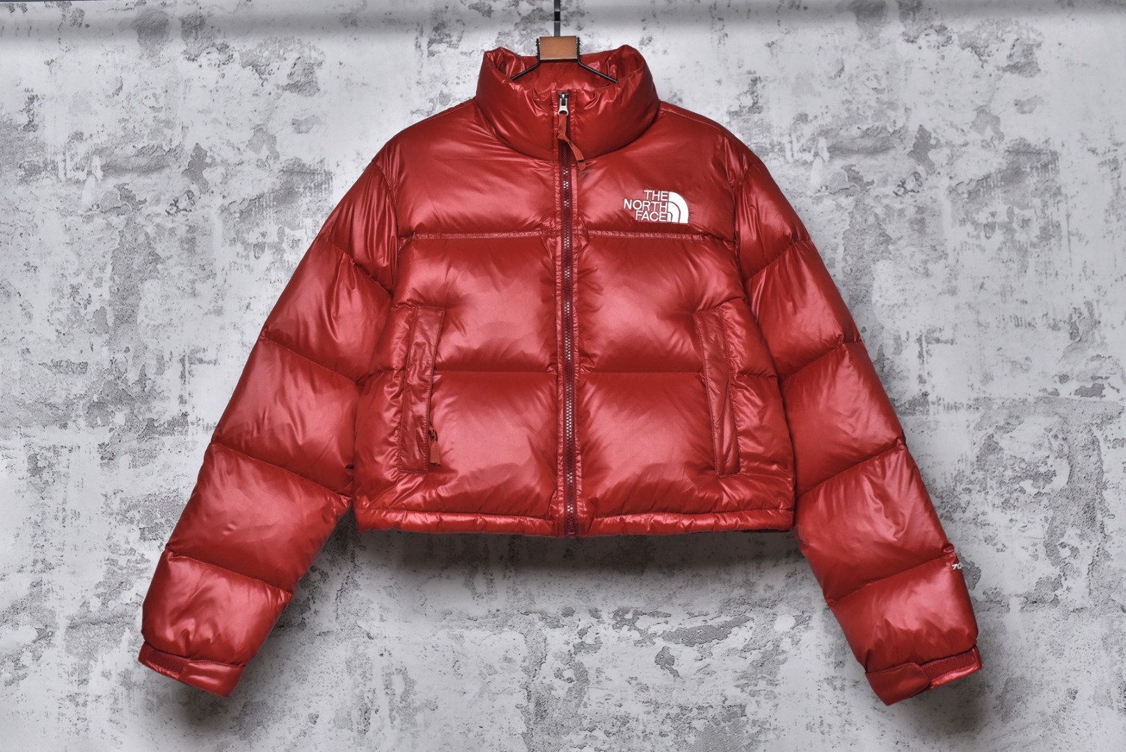 #SG巅峰系列 肯豆THE NORTH FACE北面84短款女款 现货供应“全年售后” 原厂面料：国标90绒「正品同步」 假1赔3️ 不用看市场货的文案怎么写 你问他敢不敢赔就完了 温馨提示❗️（巅峰只做高端产品） 尺码：S Ｍ L-选品中心