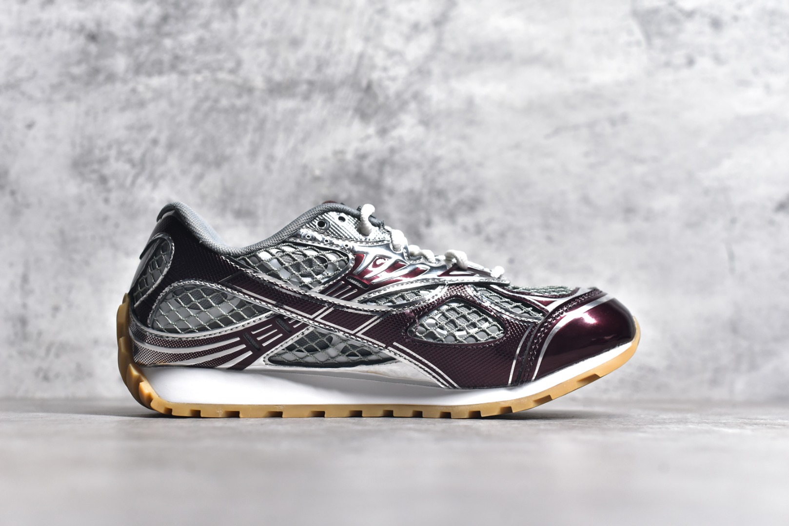 图片[3]-#独家 纯原BOTTEGA VENETA Orbit Runner BV葆蝶家时尚休闲王一博同款老爹鞋运动鞋 原版开发 一比一打造 相似度百分之99以上 市场一梯队级别品质 区别市场任何标文顶级品质版本 采用轻质科技网布面料 搭配几何图案设计橡胶外底 王炸系列 高版本 认准套包工艺 实际增高很多哦 还是一样显腿细非常nice 耐玩耐造 对标对版 套包鞋工艺 认准高版本 大底选用拼色TPU大底 配置原版包装 尺码：35 36 37 38 39 40 41 42 43 44 45-选品中心