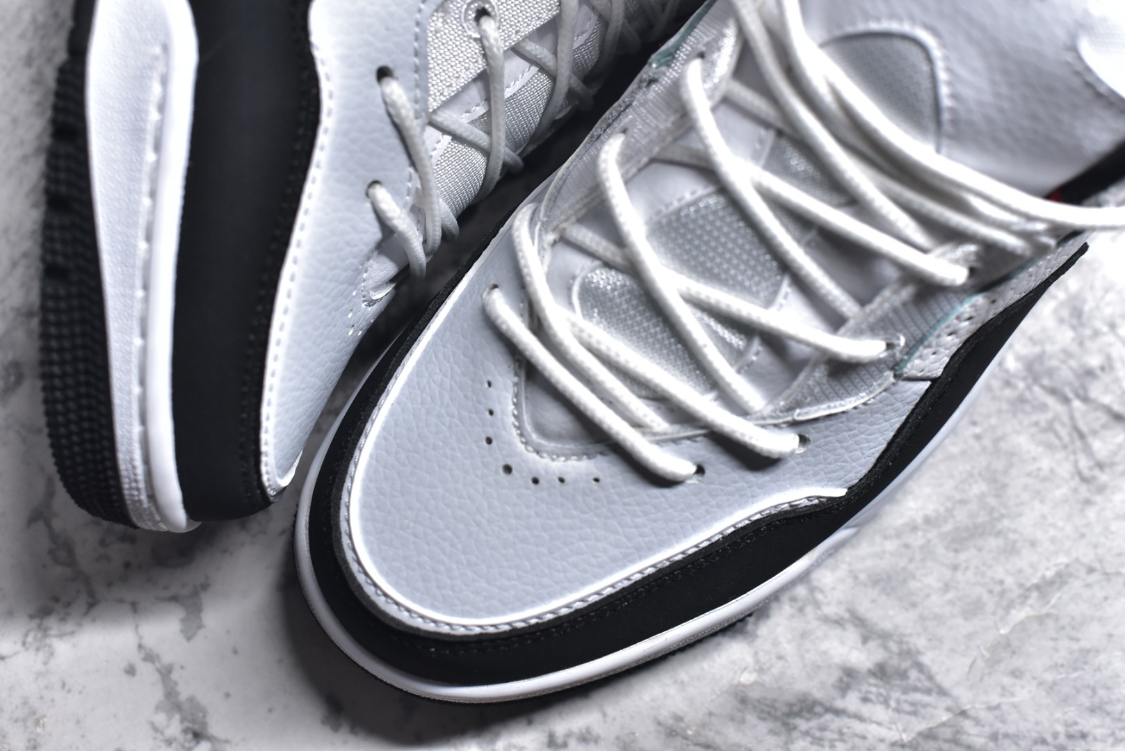 图片[8]-#秒杀 ️Air Jordan Courtside AJ23 简版中帮复古休闲运动文化篮球鞋 市面唯一纯原批次 全套原纸板楦头开发 原厂大底磨具加持立体防滑纹理 原装可视Air Sole气垫 原汁原味最完美的版型 唯一正确鞋头趴度弧度高度鞋身腰线 作为AJ3到AJ4之间的过渡产品 之所以被称为AJ3的简版 它们的造型非常的相似但是也有一些差异 鞋面采用耐磨的牛剖层和人造革鞋面搭配 后跟可以明显看见Air Max气垫 出色的包裹效果让鞋子脚感非常舒适 尺码：36 36.5 37.5 38 38.5 39 40 40.5 41 42 42.5 43 44 45 46 47.5-选品中心