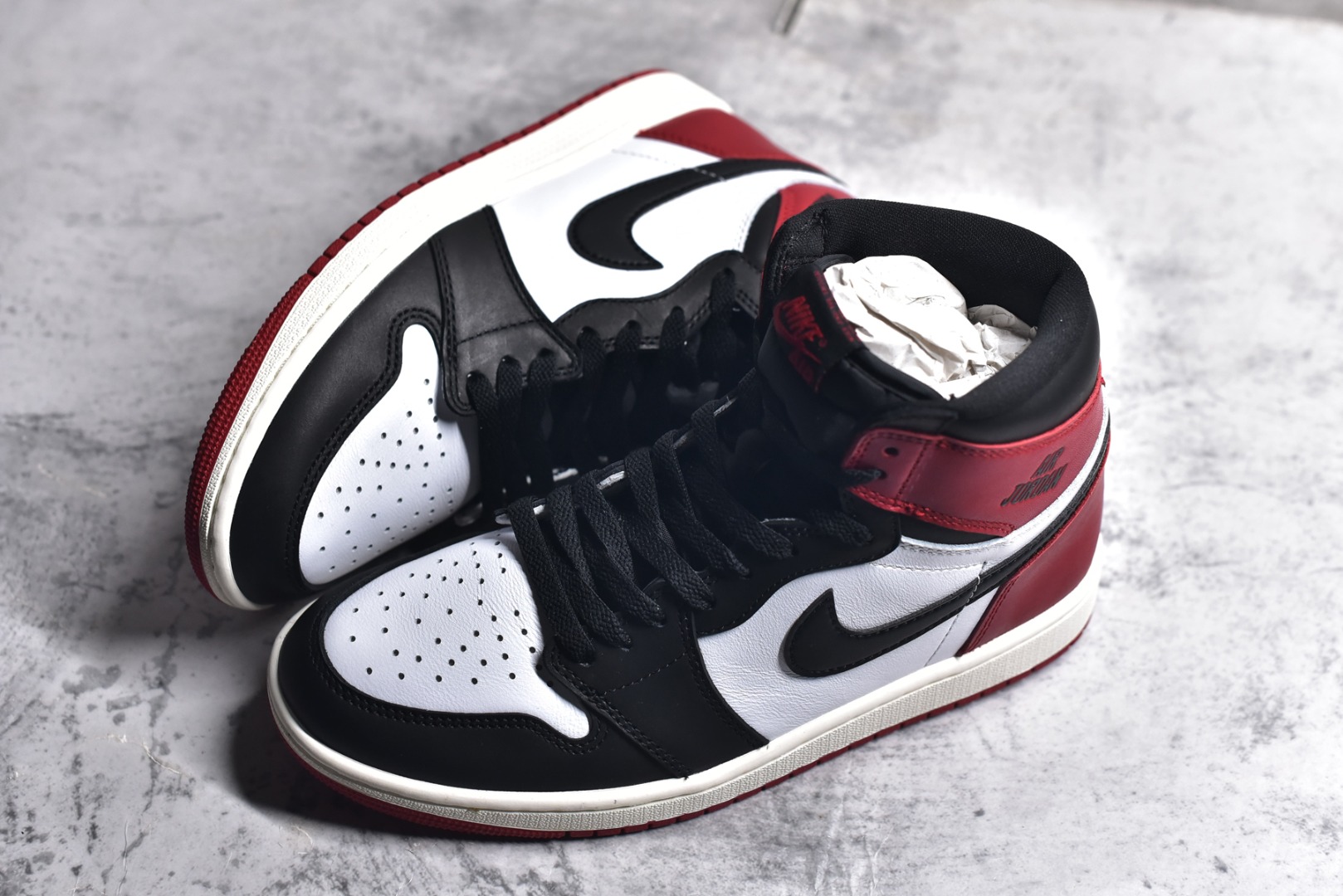 图片[7]-#纯原渠道 Air Jordan 1 High AJ1乔1高帮文化篮球鞋 DZ5485-106 全鞋电脑针车 精确间距匹配 国内顶级头层皮料订染 用料绝不含糊 飞翼3D高频深度立体 全方位比对原鞋 皮料全程玻璃冲刀 冲裁 清洁度完美 工艺方面漏斗收腰 底线拉帮 LOGO立体 小到针眼排布 载片对称 冲孔效果 鞋标规范 鞋垫背胶等等 尺码：36-47.5-选品中心