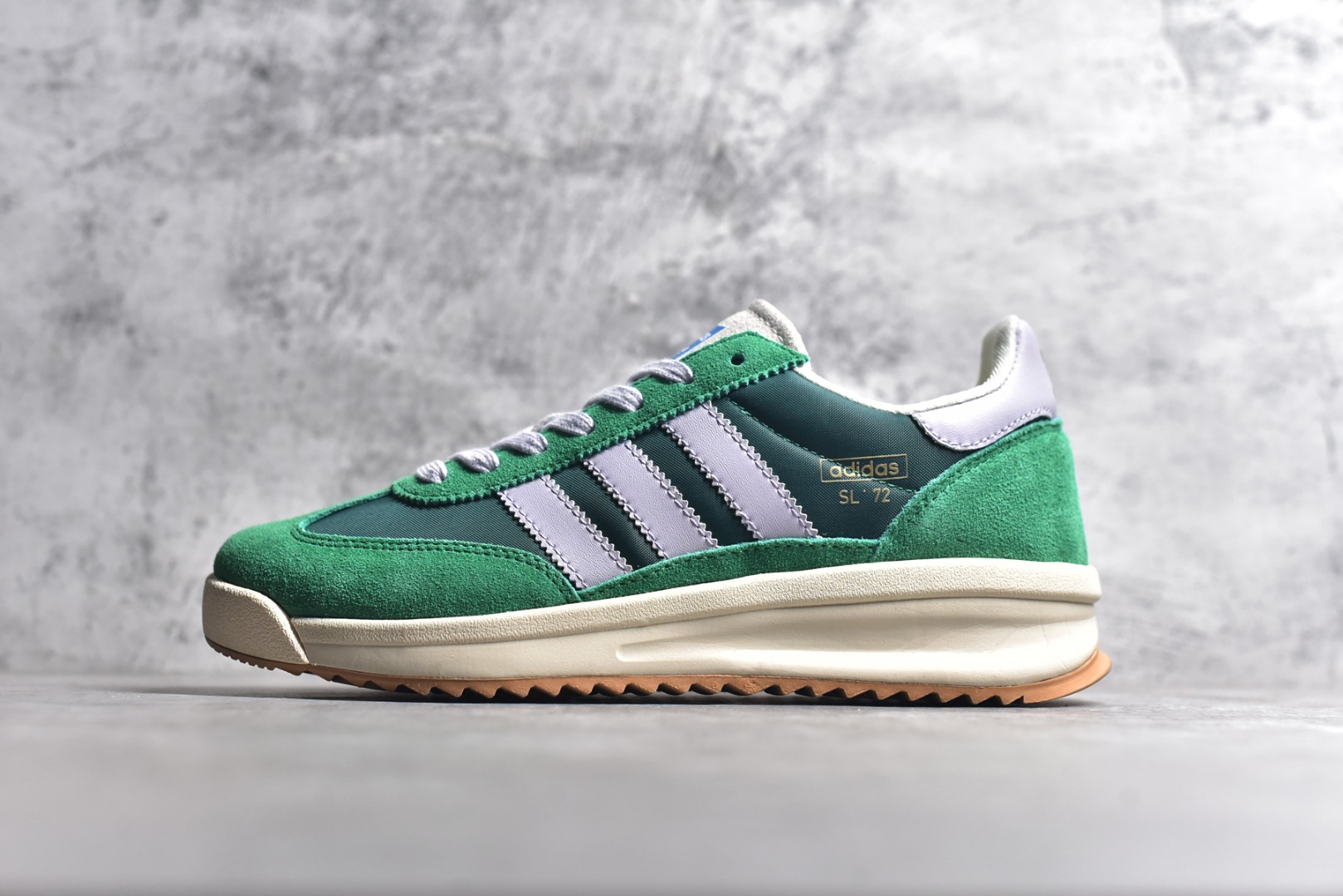 #AD Originals SL 72 RS 阿迪休闲防滑耐磨低帮板鞋 经典低帮设计和橡胶外底，采用舒爽尼龙鞋面，绒面革饰面和皮革细节 搭载着 Ecotex 鞋舌，更添质感，EVA 中底设计助你舒适出行 货号：IH7993 尺码：36 36.5 37 38 38.5 39 40 40.5 41 42 42.5 43 44 44.5 45-选品中心