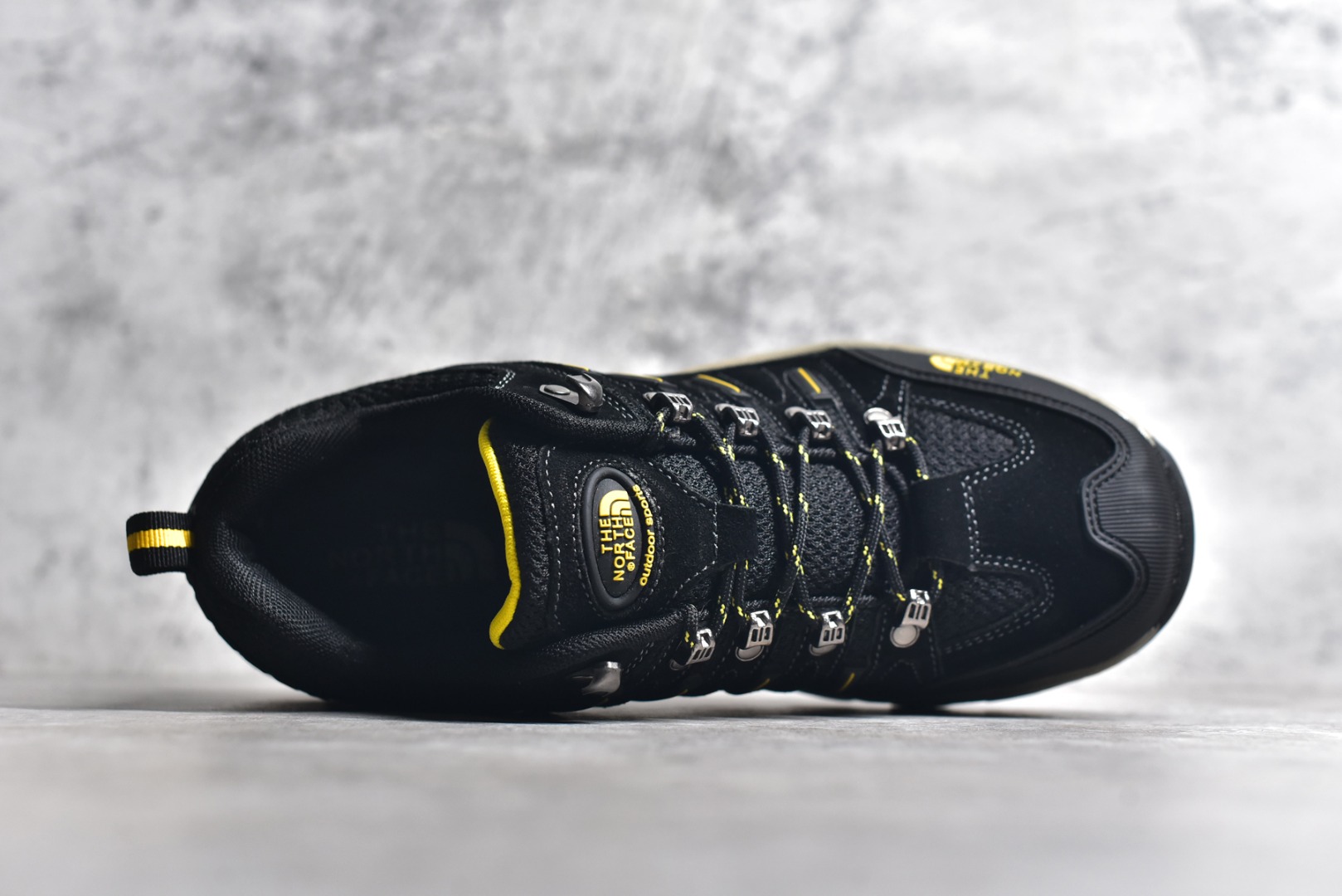 图片[4]-#The North Face 北面 乐斯菲斯户外运动休闲登山鞋越野徒步鞋 #广东大厂品质 面料采用进口磨砂牛皮 鞋底采用Vibram黄金大底 专门为鞋底设计的橡胶以出色的耐磨性 良好的防滑性或得不少户外运动爱好者的喜欢 专业户外登山品牌（北面）The North Face自1966年创立，由两位热爱登山徒步的年轻登山者于美西旧金山开创，不断透过研发与创新，并且将最先进的技术结合在服装与鞋款设计，生产多种外型帅气且专业能力非常强的户外运动装备而备受欢迎。 尺码：39-44 （运动鞋码）-选品中心