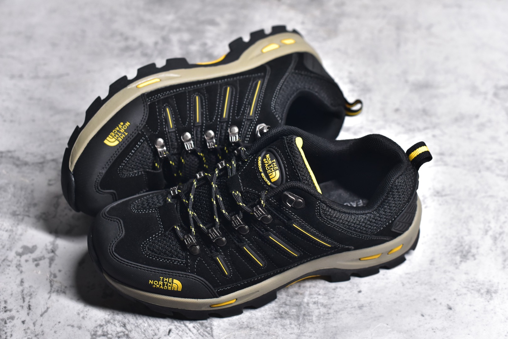 图片[7]-#The North Face 北面 乐斯菲斯户外运动休闲登山鞋越野徒步鞋 #广东大厂品质 面料采用进口磨砂牛皮 鞋底采用Vibram黄金大底 专门为鞋底设计的橡胶以出色的耐磨性 良好的防滑性或得不少户外运动爱好者的喜欢 专业户外登山品牌（北面）The North Face自1966年创立，由两位热爱登山徒步的年轻登山者于美西旧金山开创，不断透过研发与创新，并且将最先进的技术结合在服装与鞋款设计，生产多种外型帅气且专业能力非常强的户外运动装备而备受欢迎。 尺码：39-44 （运动鞋码）-选品中心
