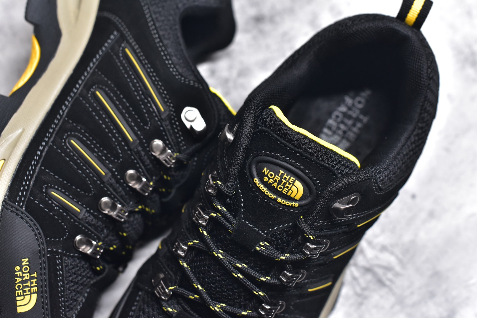 图片[9]-#The North Face 北面 乐斯菲斯户外运动休闲登山鞋越野徒步鞋 #广东大厂品质 面料采用进口磨砂牛皮 鞋底采用Vibram黄金大底 专门为鞋底设计的橡胶以出色的耐磨性 良好的防滑性或得不少户外运动爱好者的喜欢 专业户外登山品牌（北面）The North Face自1966年创立，由两位热爱登山徒步的年轻登山者于美西旧金山开创，不断透过研发与创新，并且将最先进的技术结合在服装与鞋款设计，生产多种外型帅气且专业能力非常强的户外运动装备而备受欢迎。 尺码：39-44 （运动鞋码）-选品中心