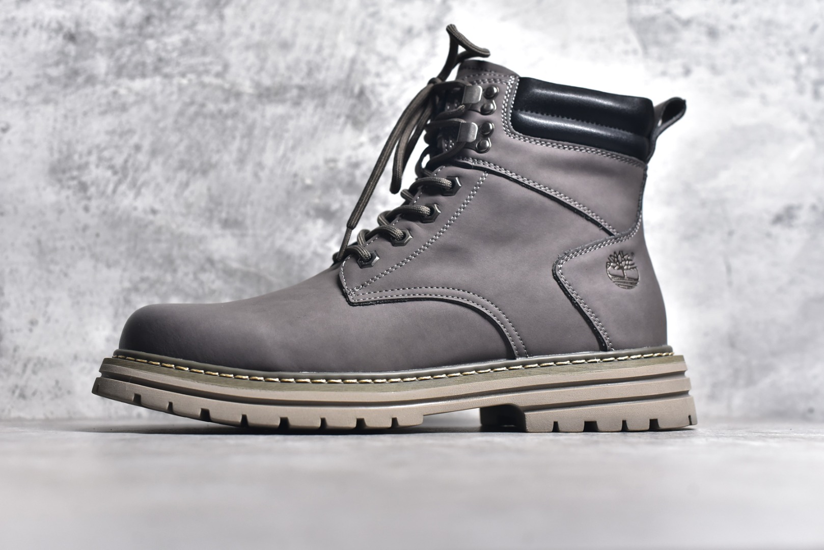 #Timberland添柏岚/天伯伦户外高帮休闲大黄靴系列 广东大厂品质 原盒原包装 24ss新款时尚潮流搭配 面料采用意大利🇮🇹顶级磨砂细纹牛皮 搭配防臭防腐真皮乳胶鞋垫 给您完美的穿着体验 质量考究耐穿 型男必备 专治不帅 高品质脚感一流 尺码：38 39 40 41 42 43 44（皮鞋码）-选品中心