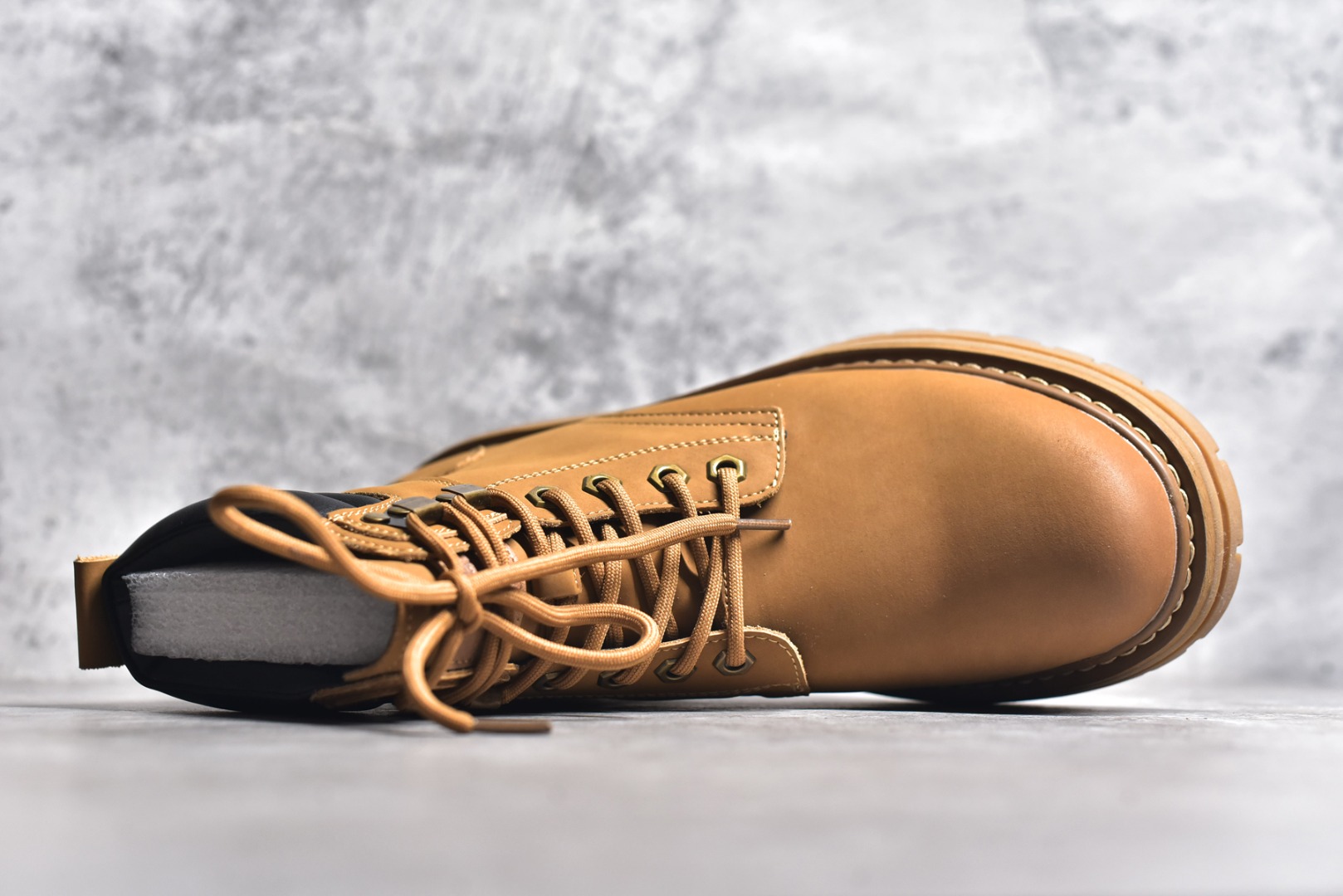 图片[4]-#Timberland添柏岚/天伯伦户外高帮休闲大黄靴系列 广东大厂品质 原盒原包装 24ss新款时尚潮流搭配 面料采用意大利🇮🇹顶级磨砂细纹牛皮 搭配防臭防腐真皮乳胶鞋垫 给您完美的穿着体验 质量考究耐穿 型男必备 专治不帅 高品质脚感一流 尺码：38 39 40 41 42 43 44（皮鞋码）-选品中心